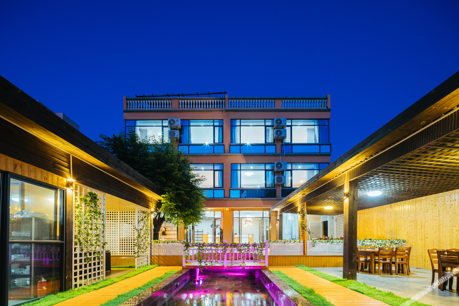 Floral Hotel · Weizhou Island Dynasty and Dusk hotel 3*