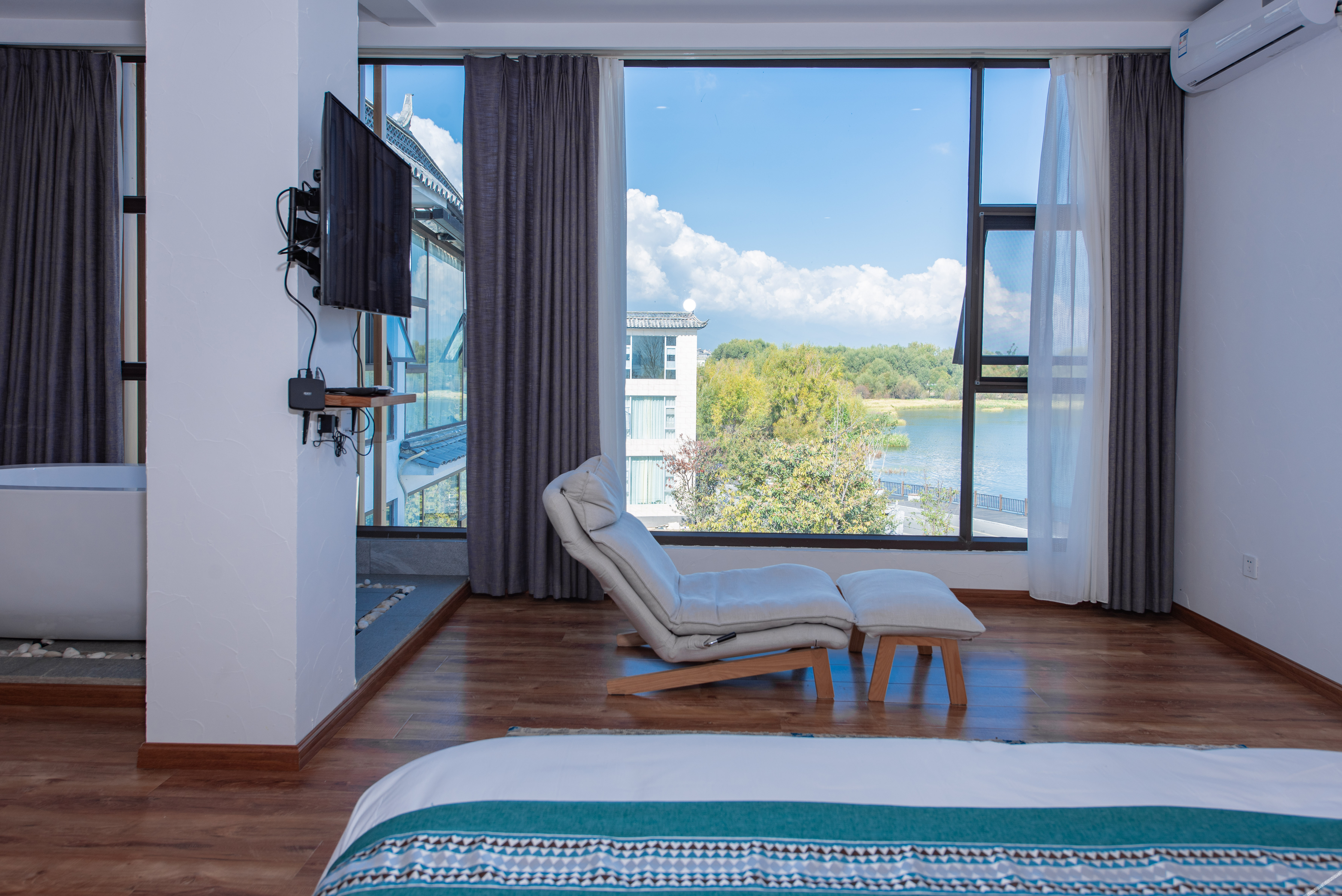 Floral Hotel·1Wei Hotel 3*