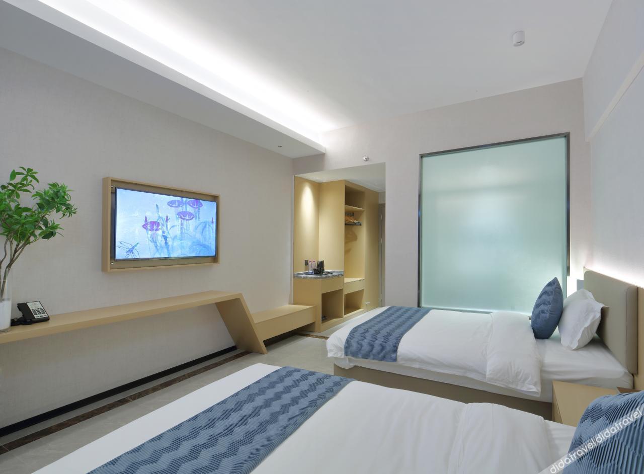 Hyatt Hotel (Zhuhai Pingsha Haiquanwan store) 3*