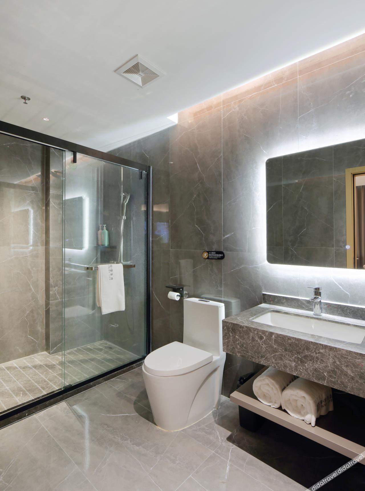 Hyatt Hotel (Zhuhai Pingsha Haiquanwan store) 3*