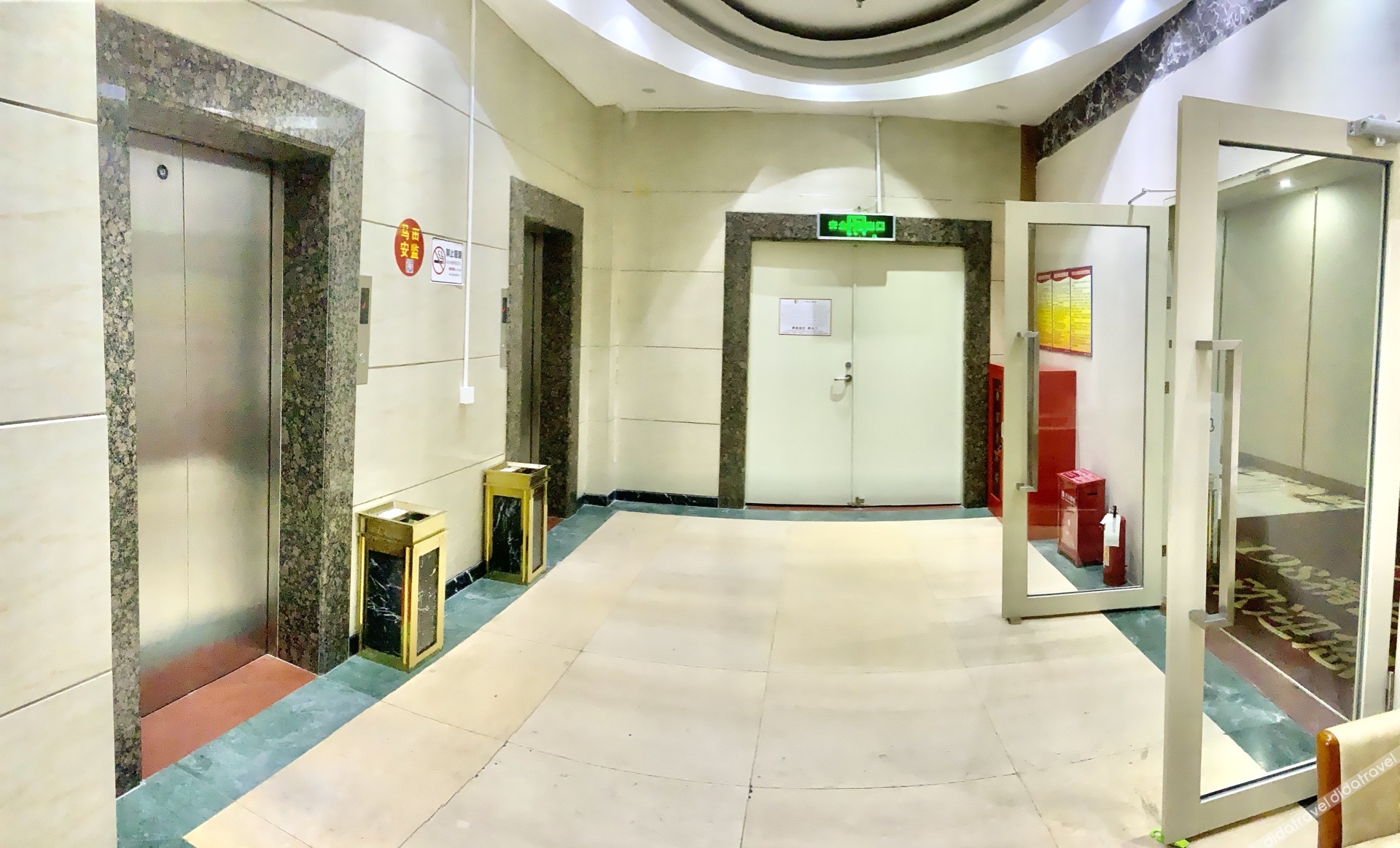 198 Boutique Hotel (Shenzhen Gongming Plaza Subway Station Daqianli Branch) 2*