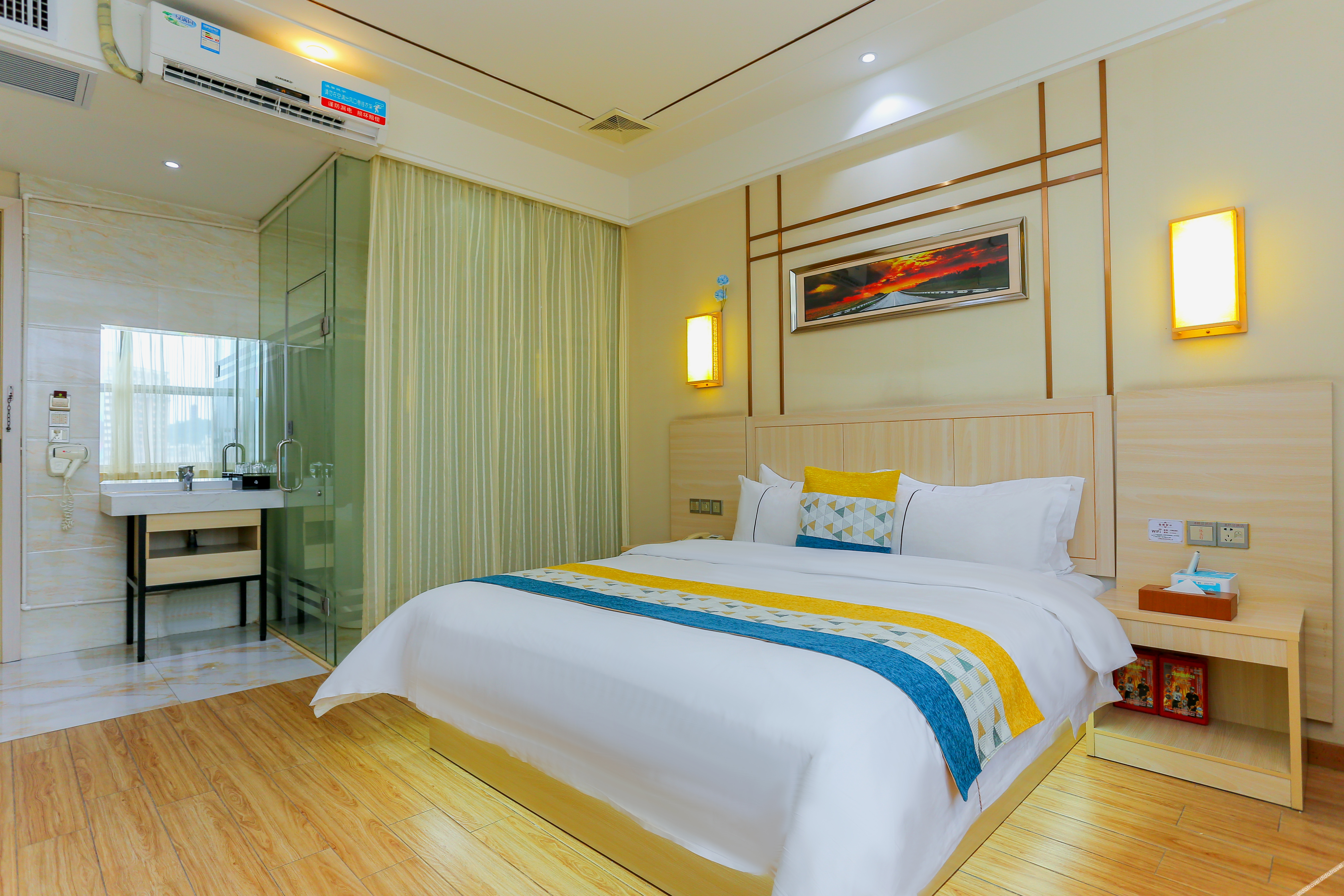 198 Boutique Hotel (Shenzhen Gongming Plaza Subway Station Daqianli Branch) 2*