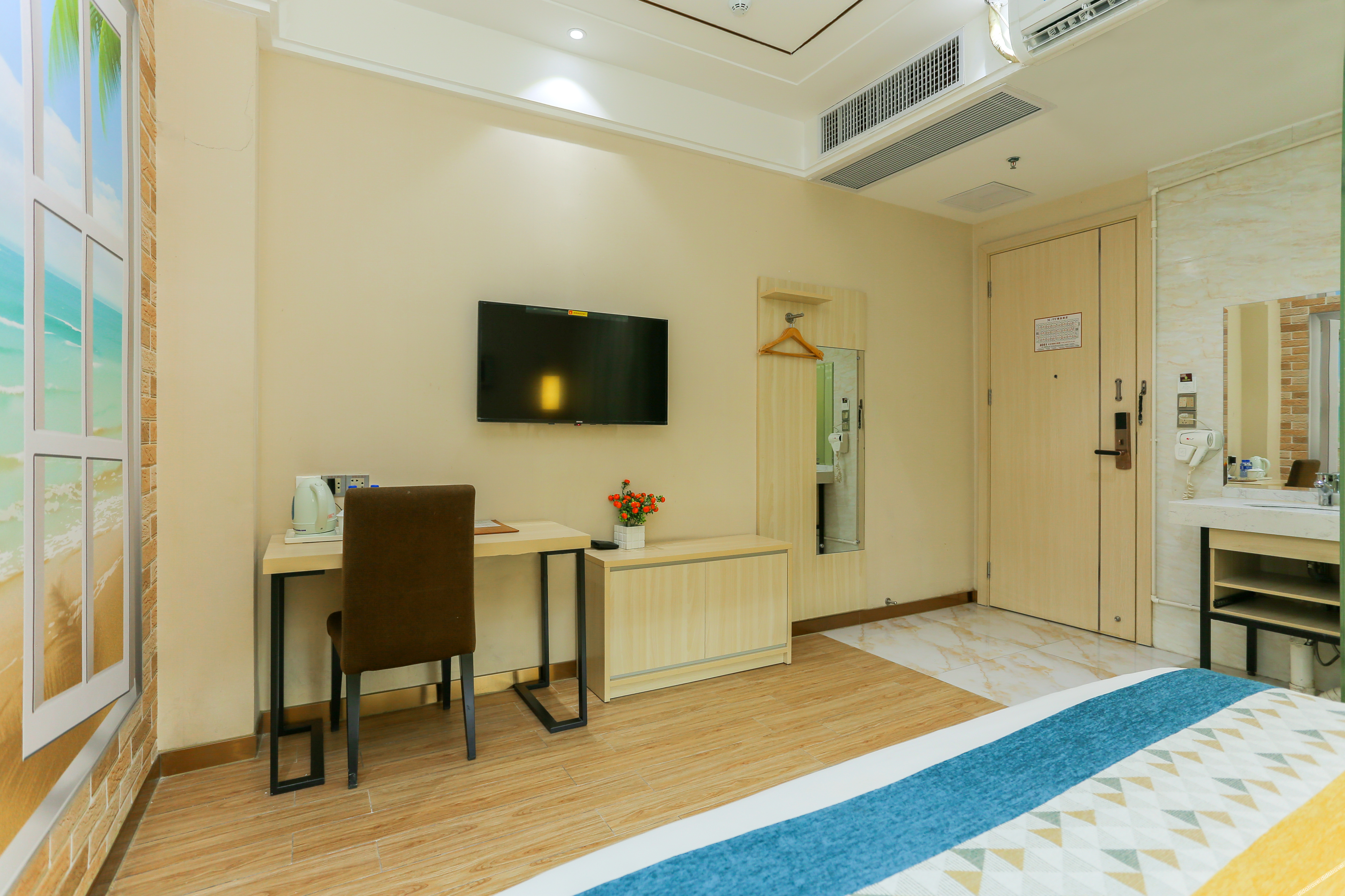198 Boutique Hotel (Shenzhen Gongming Plaza Subway Station Daqianli Branch) 2*