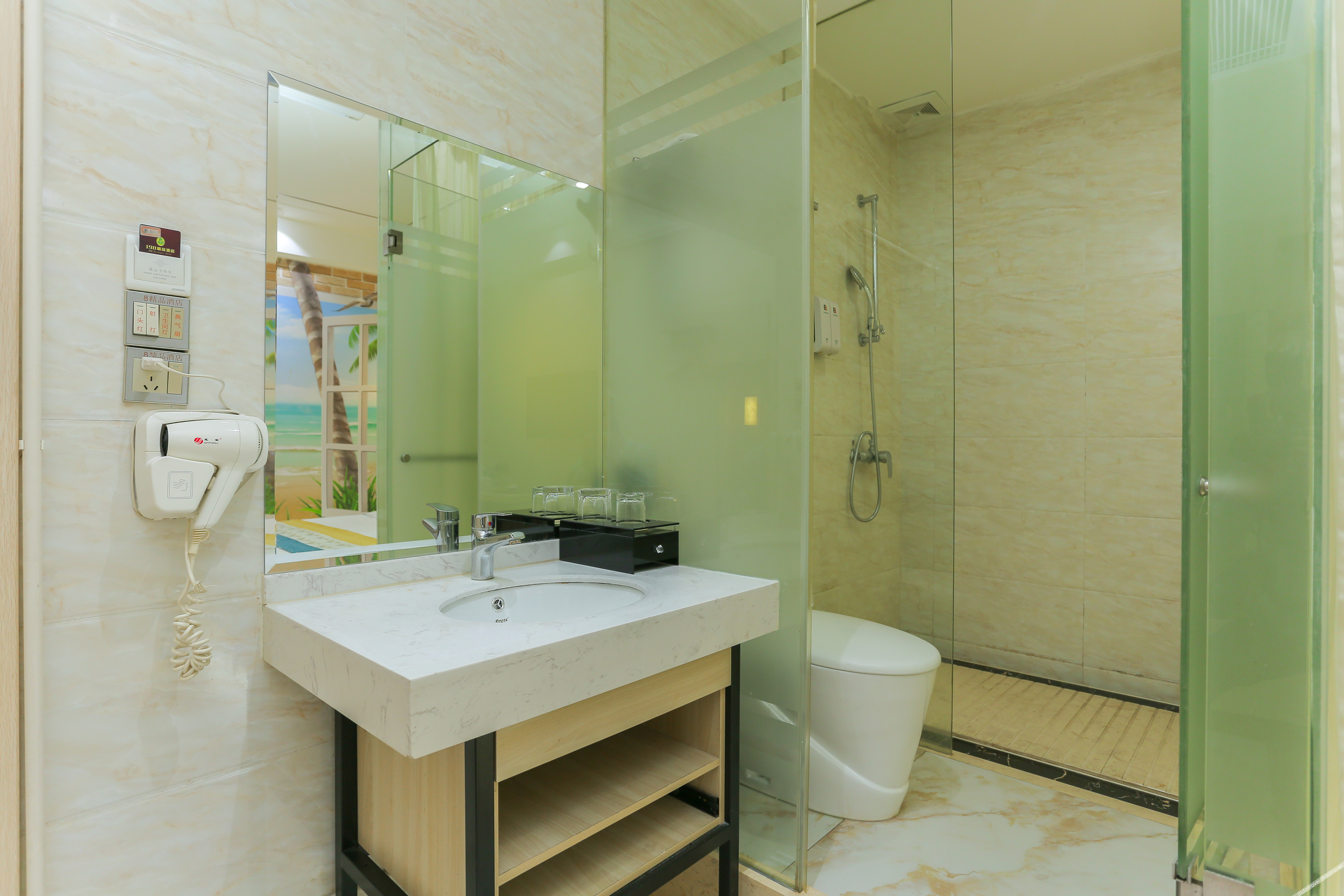 198 Boutique Hotel (Shenzhen Gongming Plaza Subway Station Daqianli Branch) 2*