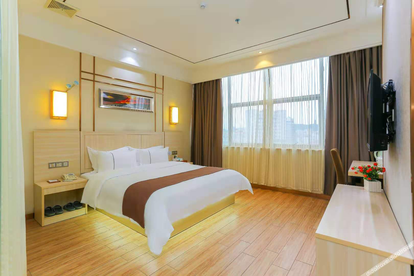 198 Boutique Hotel (Shenzhen Gongming Plaza Subway Station Daqianli Branch) 2*