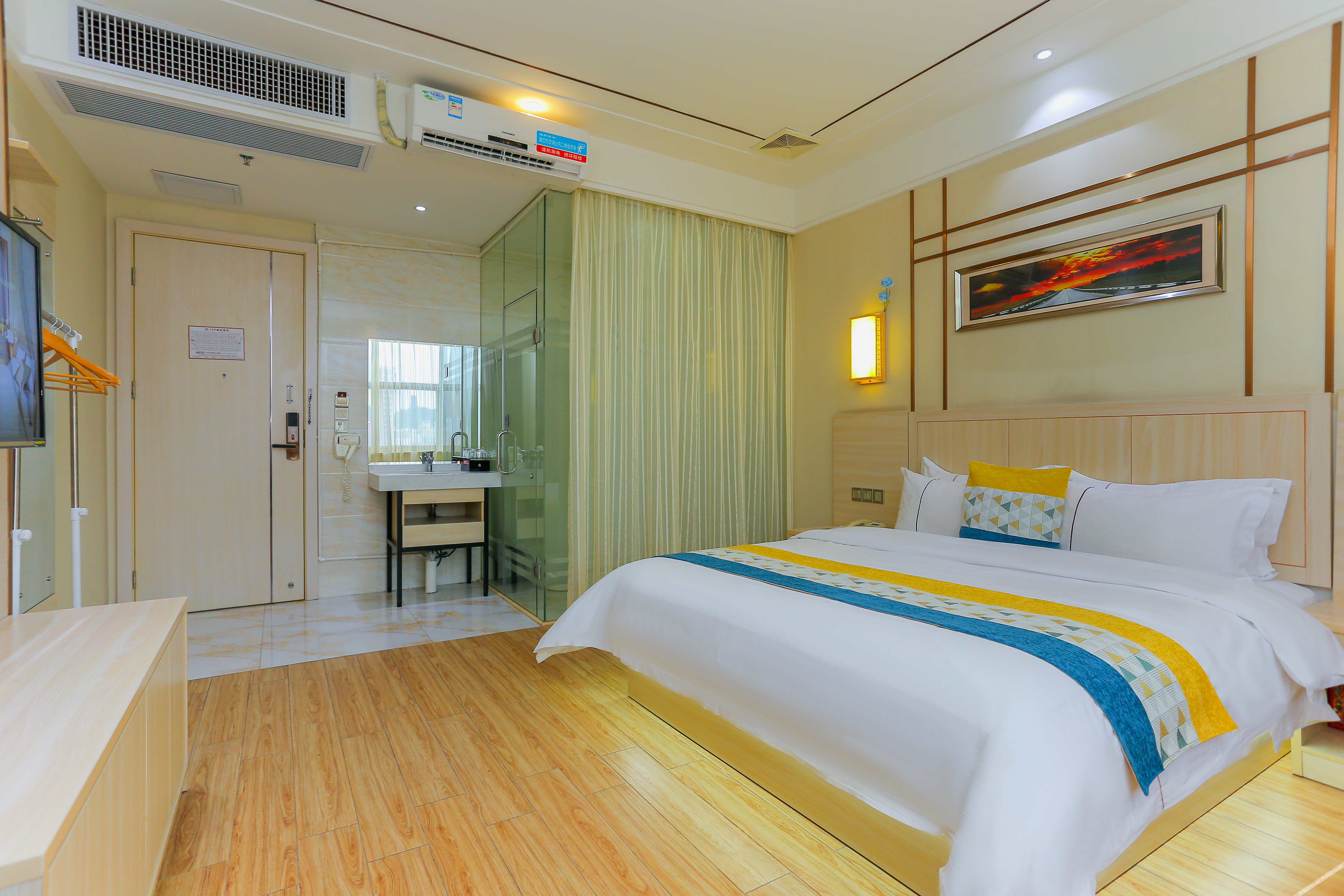 198 Boutique Hotel (Shenzhen Gongming Plaza Subway Station Daqianli Branch) 2*