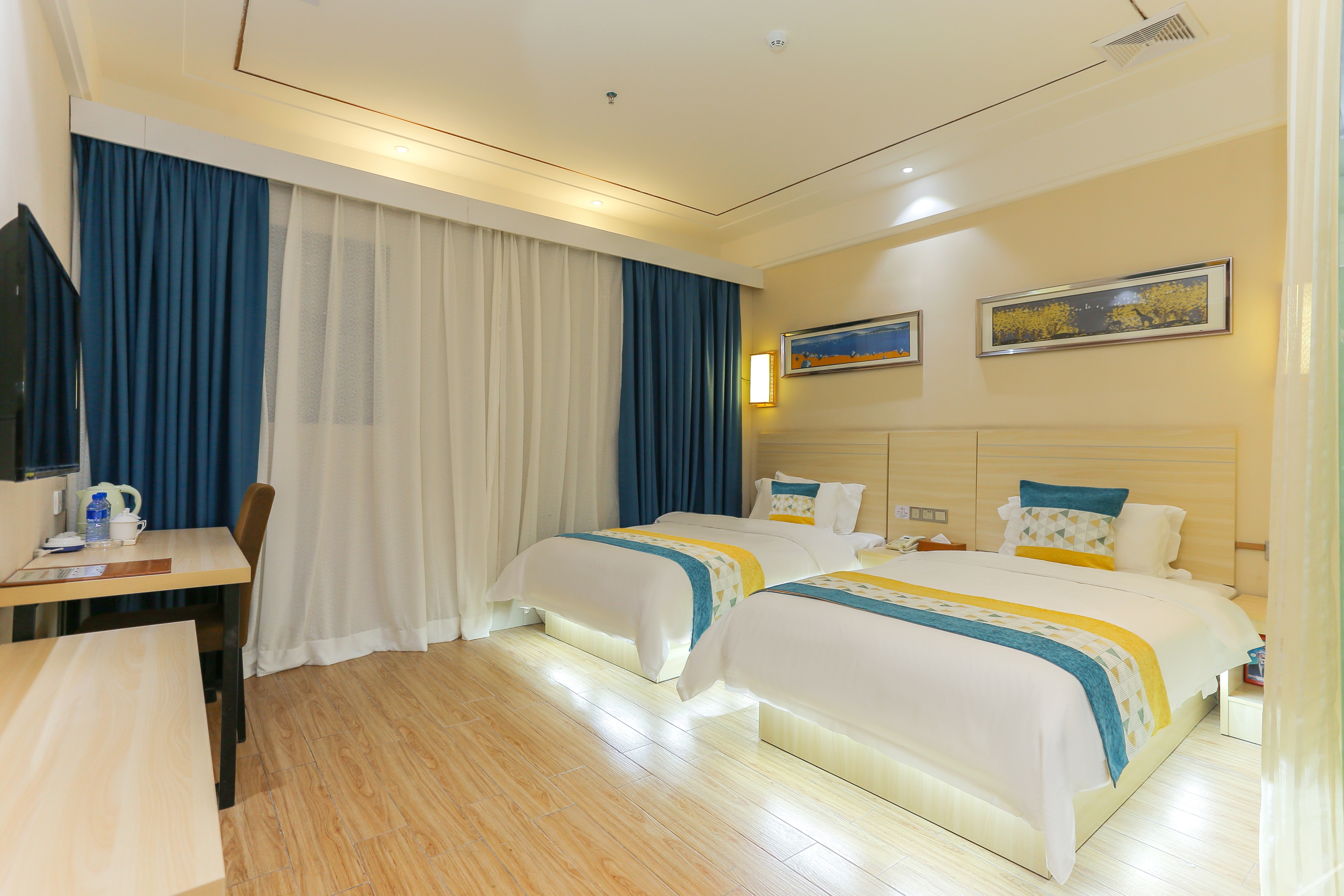 198 Boutique Hotel (Shenzhen Gongming Plaza Subway Station Daqianli Branch) 2*