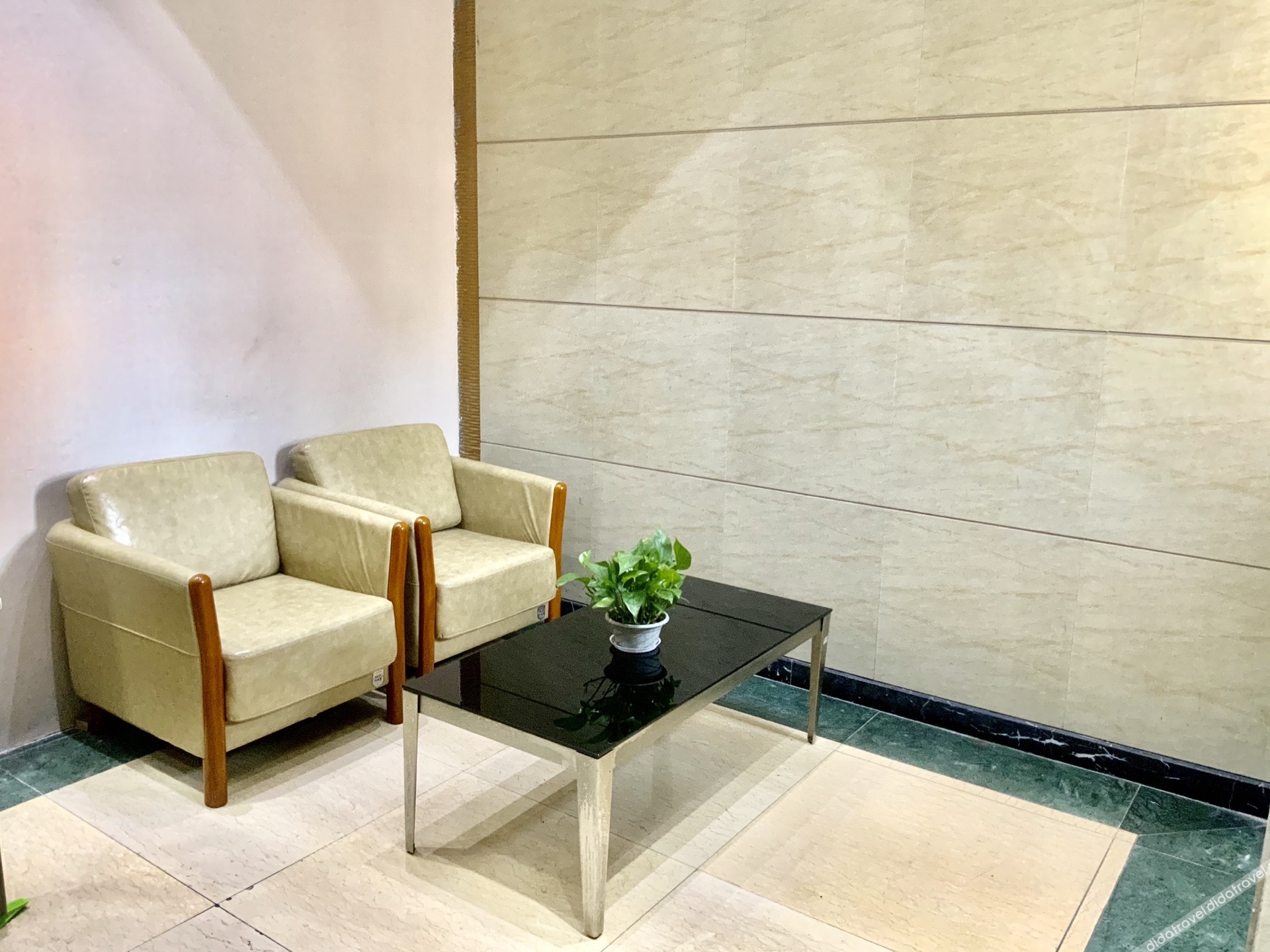 198 Boutique Hotel (Shenzhen Gongming Plaza Subway Station Daqianli Branch) 2*