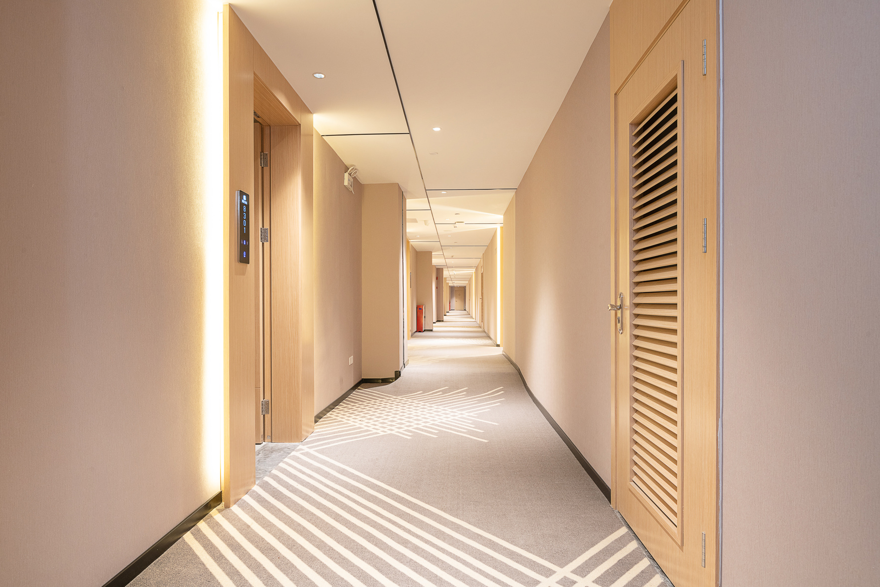 Chaoman Hotel (Guangzhou Baiyun Railway Station Xiaoping Subway Station Store) 3*