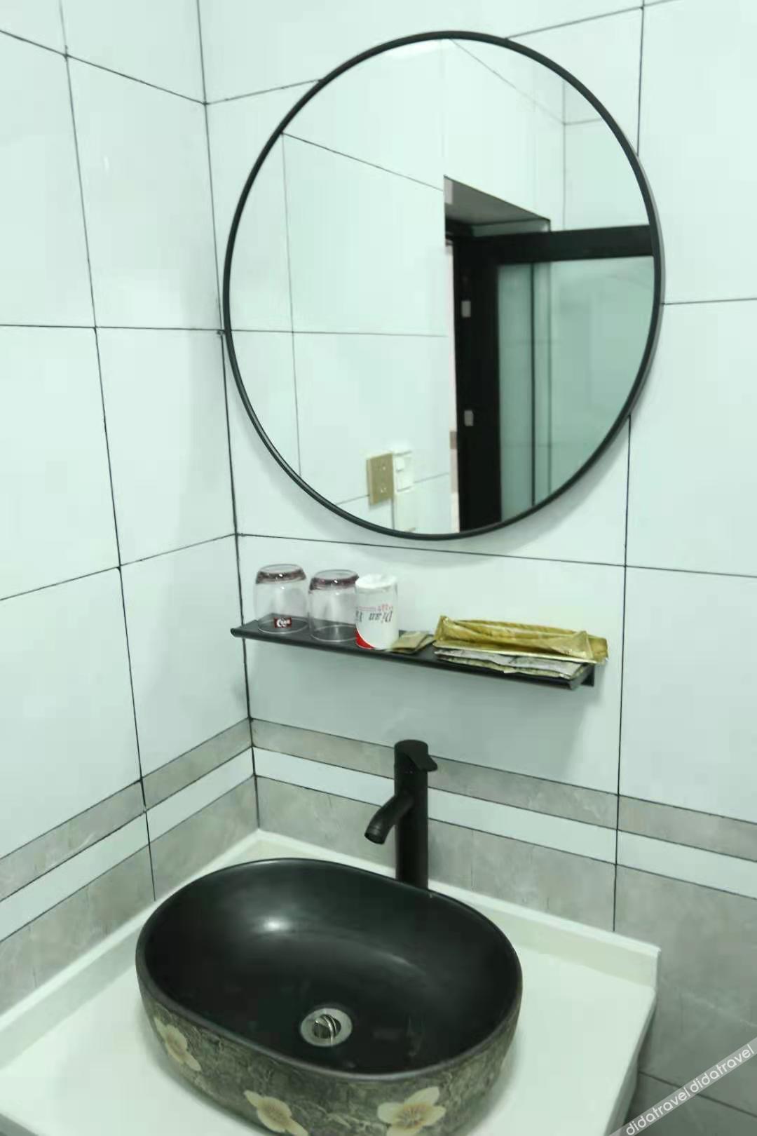Dali Pengrui Hotel 2*