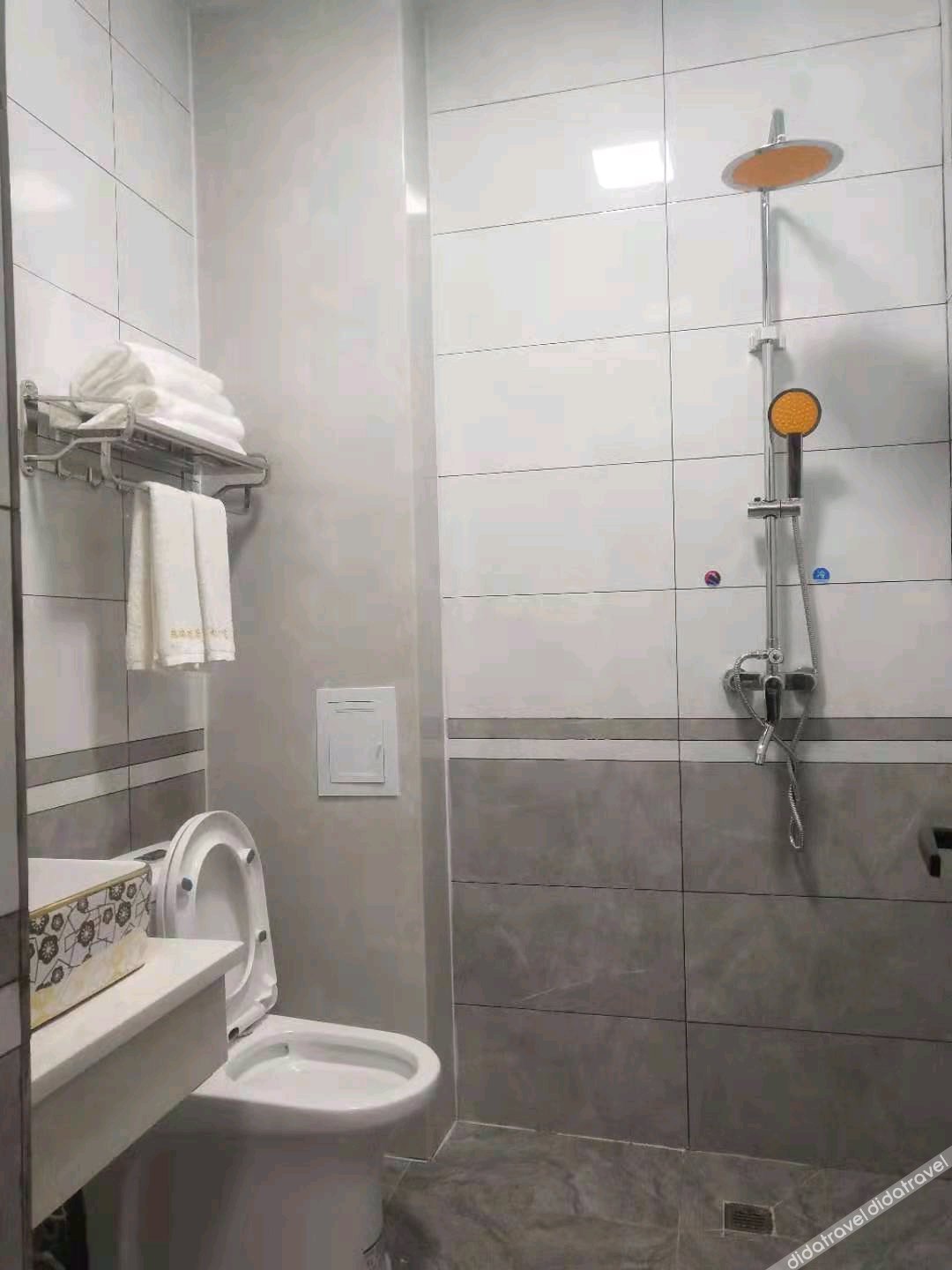 Dali Pengrui Hotel 2*