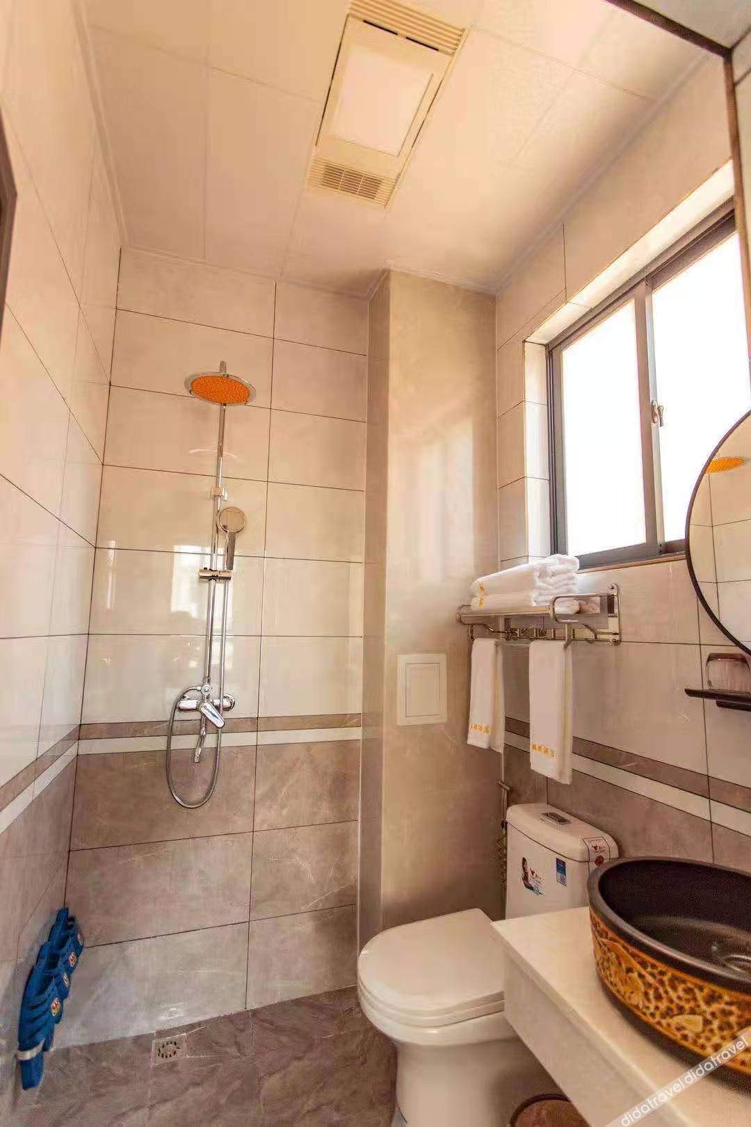 Dali Pengrui Hotel 2*
