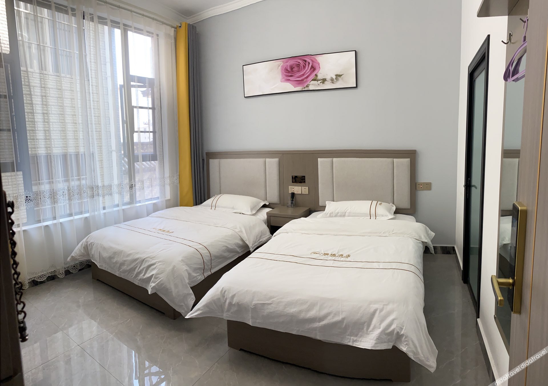 Dali Pengrui Hotel 2*