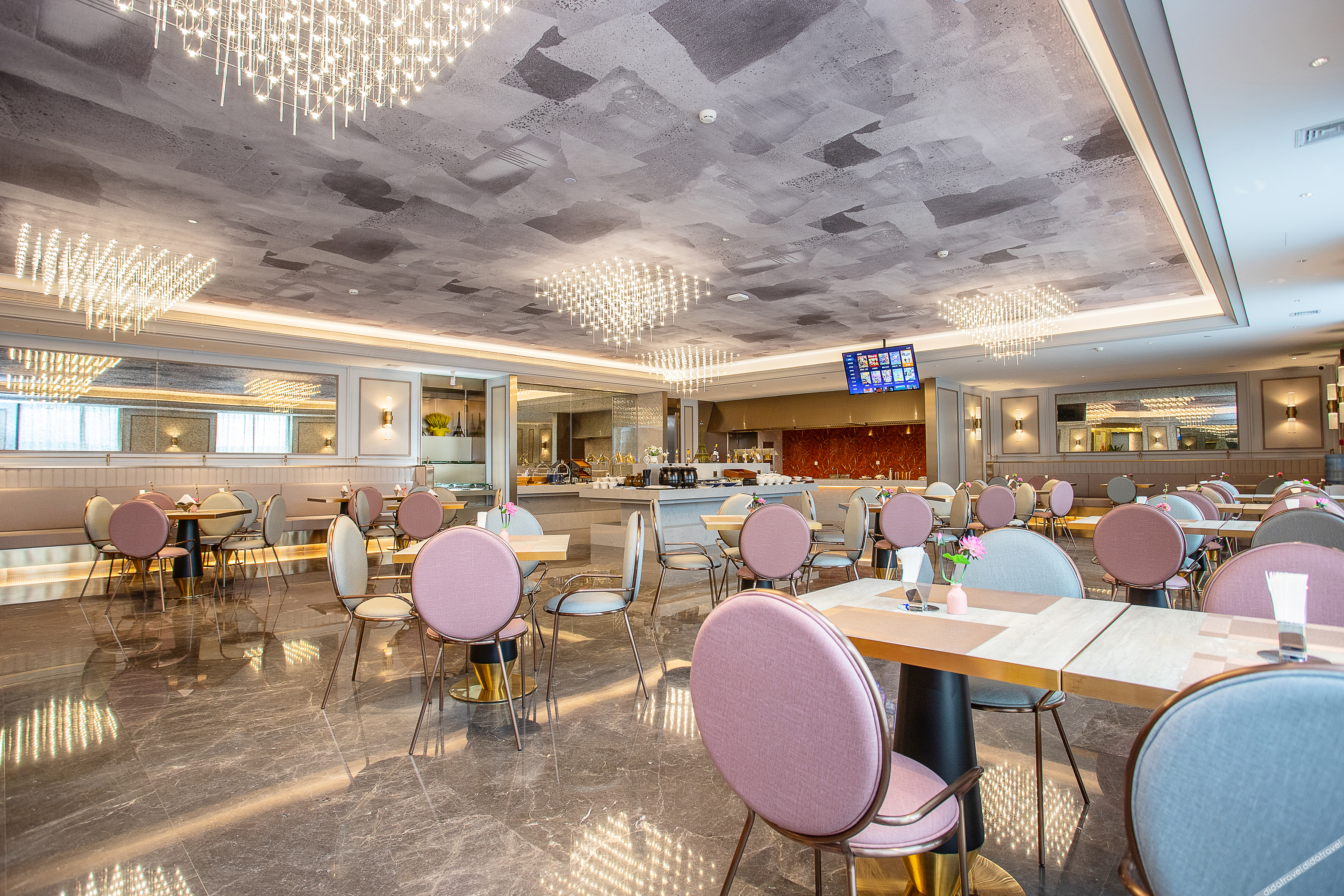 Mercure Changchun Ziyou Road  Hotel 4*