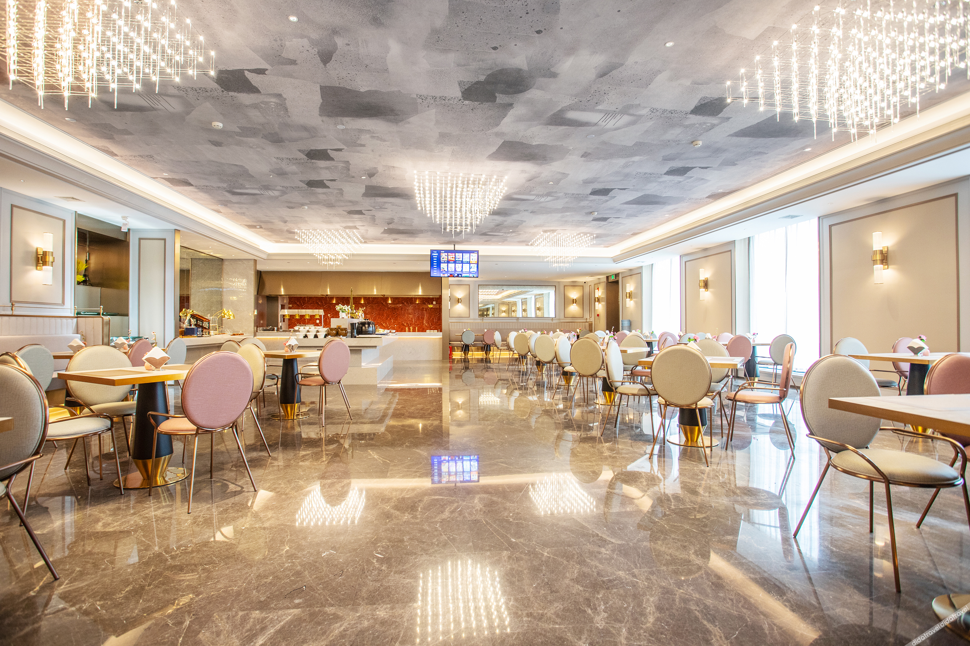 Mercure Changchun Ziyou Road  Hotel 4*