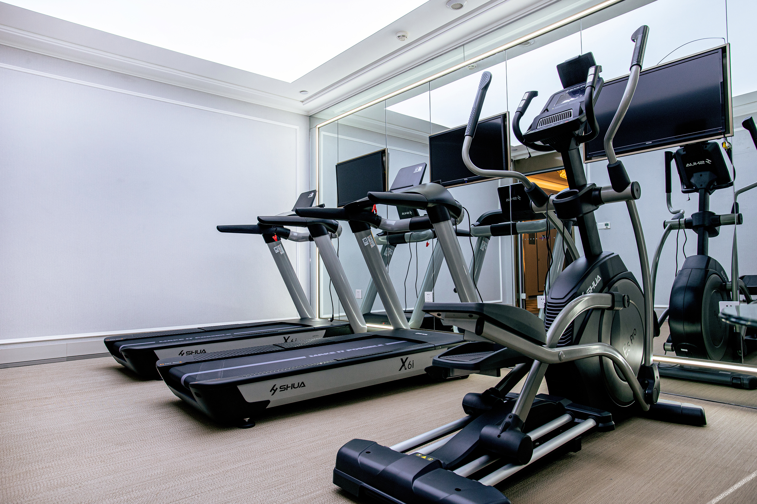 Mercure Changchun Ziyou Road  Hotel 4*