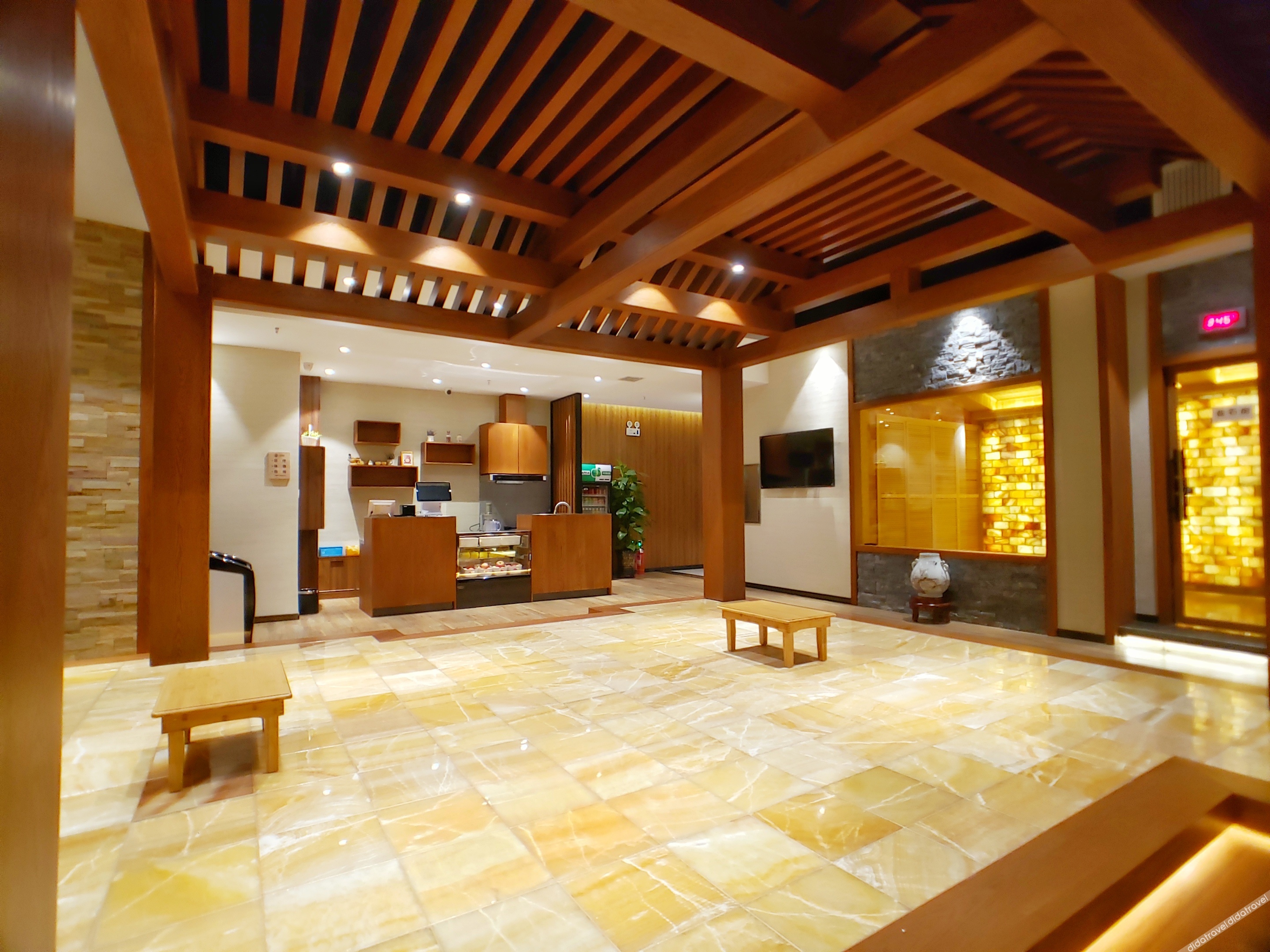 Mercure Changchun Ziyou Road  Hotel 4*