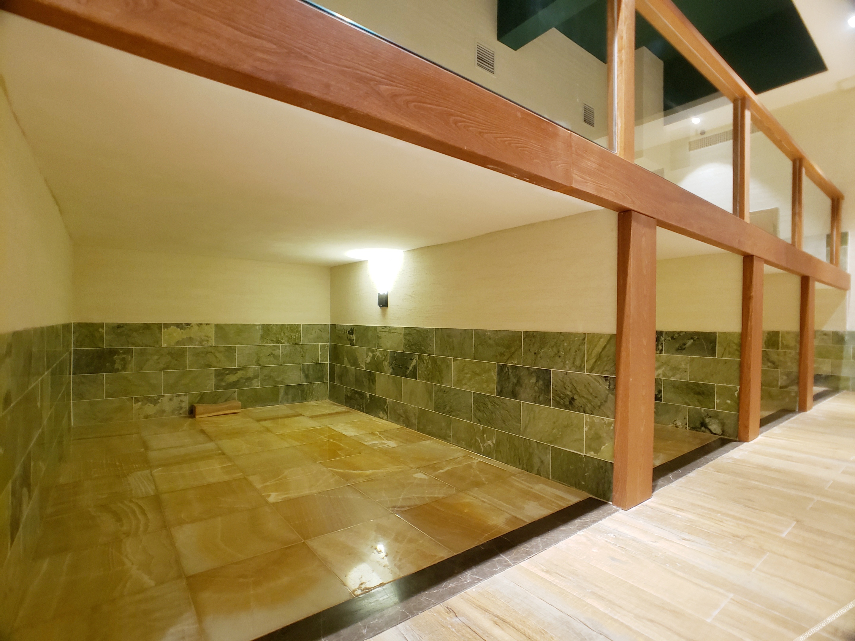Mercure Changchun Ziyou Road  Hotel 4*