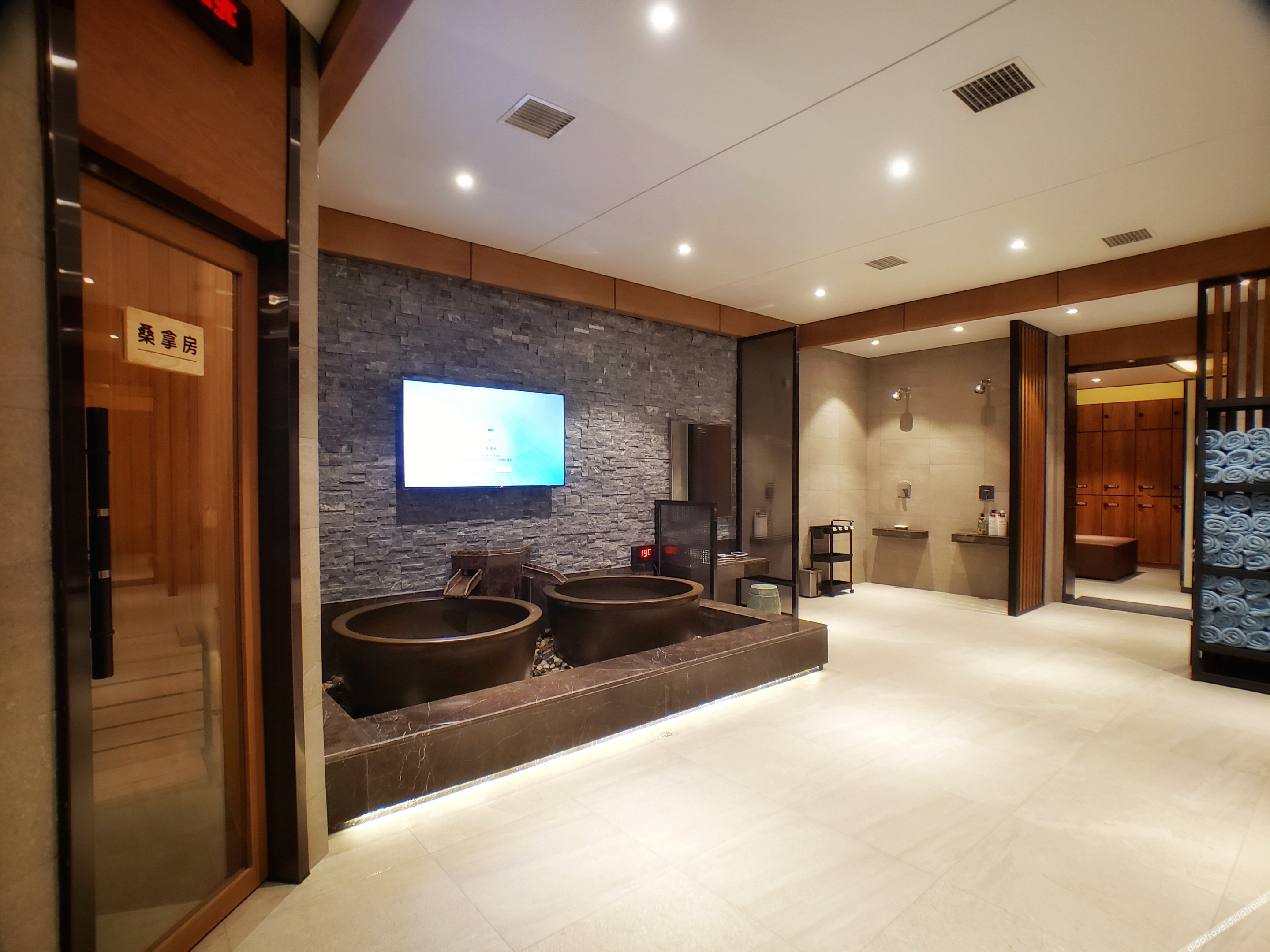 Mercure Changchun Ziyou Road  Hotel 4*