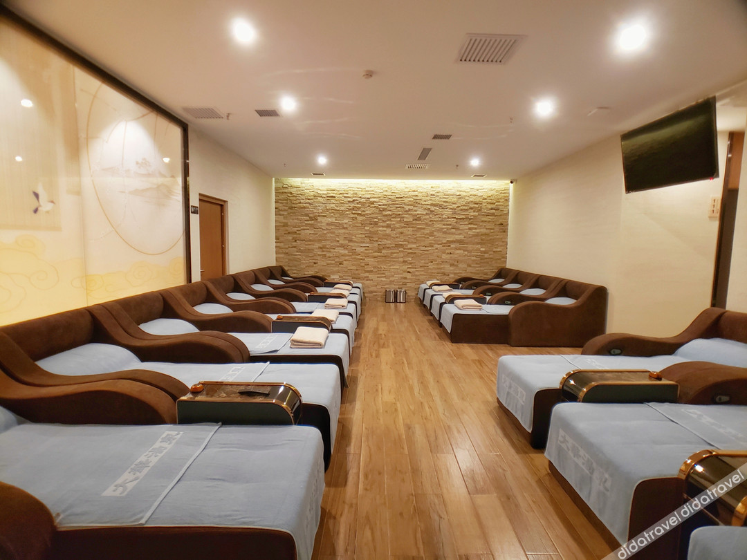 Mercure Changchun Ziyou Road  Hotel 4*