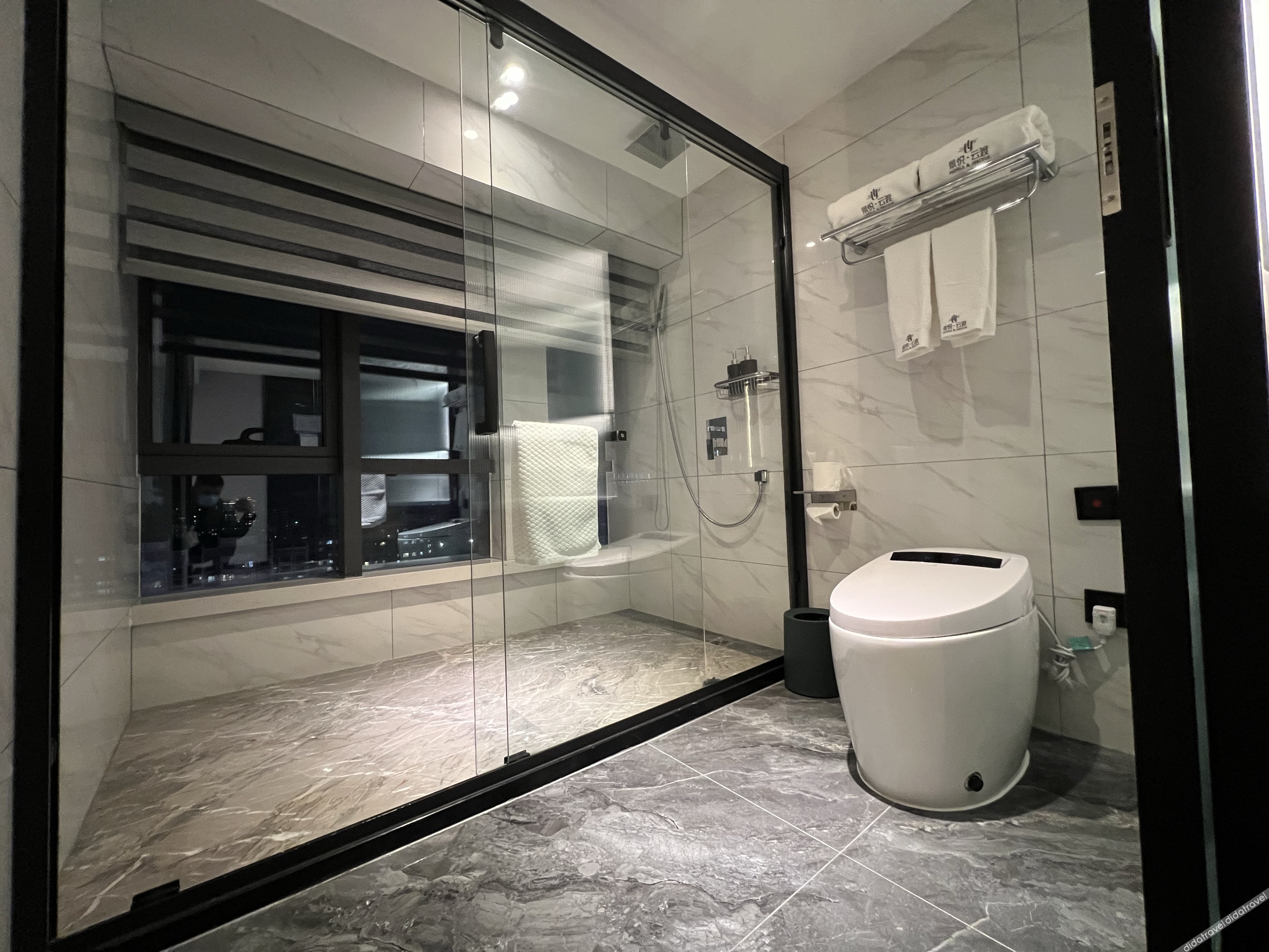 Jingyue Yundu Art Hotel (Lanzhou Zhongtianjian West Railway Station) 2*
