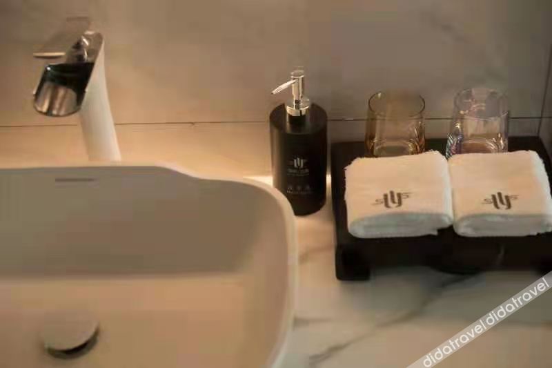 Jingyue Yundu Art Hotel (Lanzhou Zhongtianjian West Railway Station) 2*
