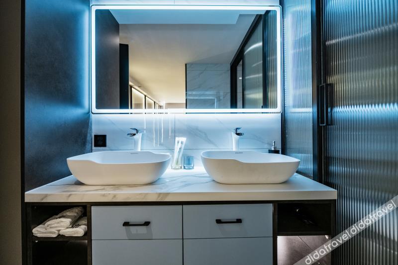 Jingyue Yundu Art Hotel (Lanzhou Zhongtianjian West Railway Station) 2*