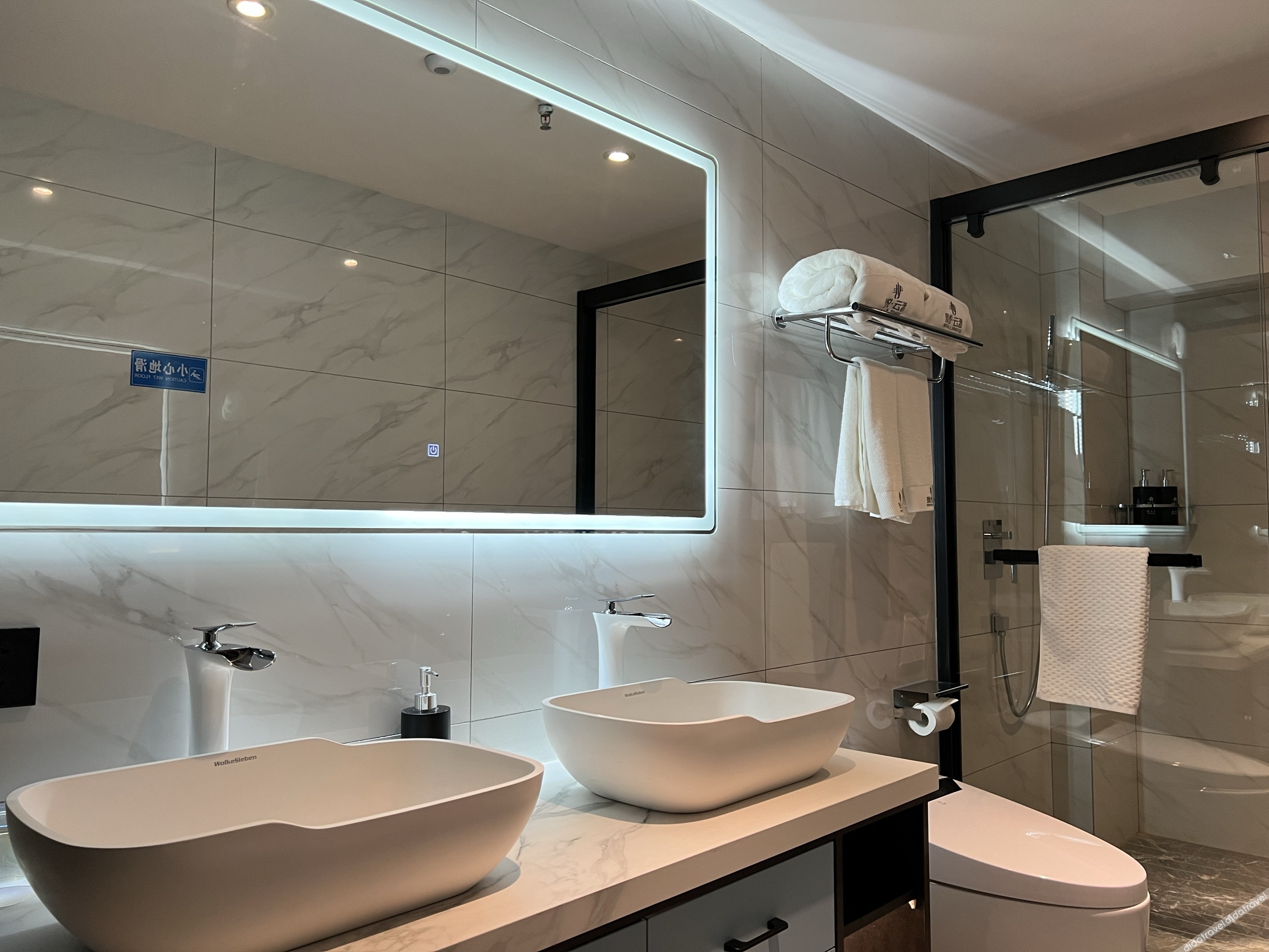Jingyue Yundu Art Hotel (Lanzhou Zhongtianjian West Railway Station) 2*