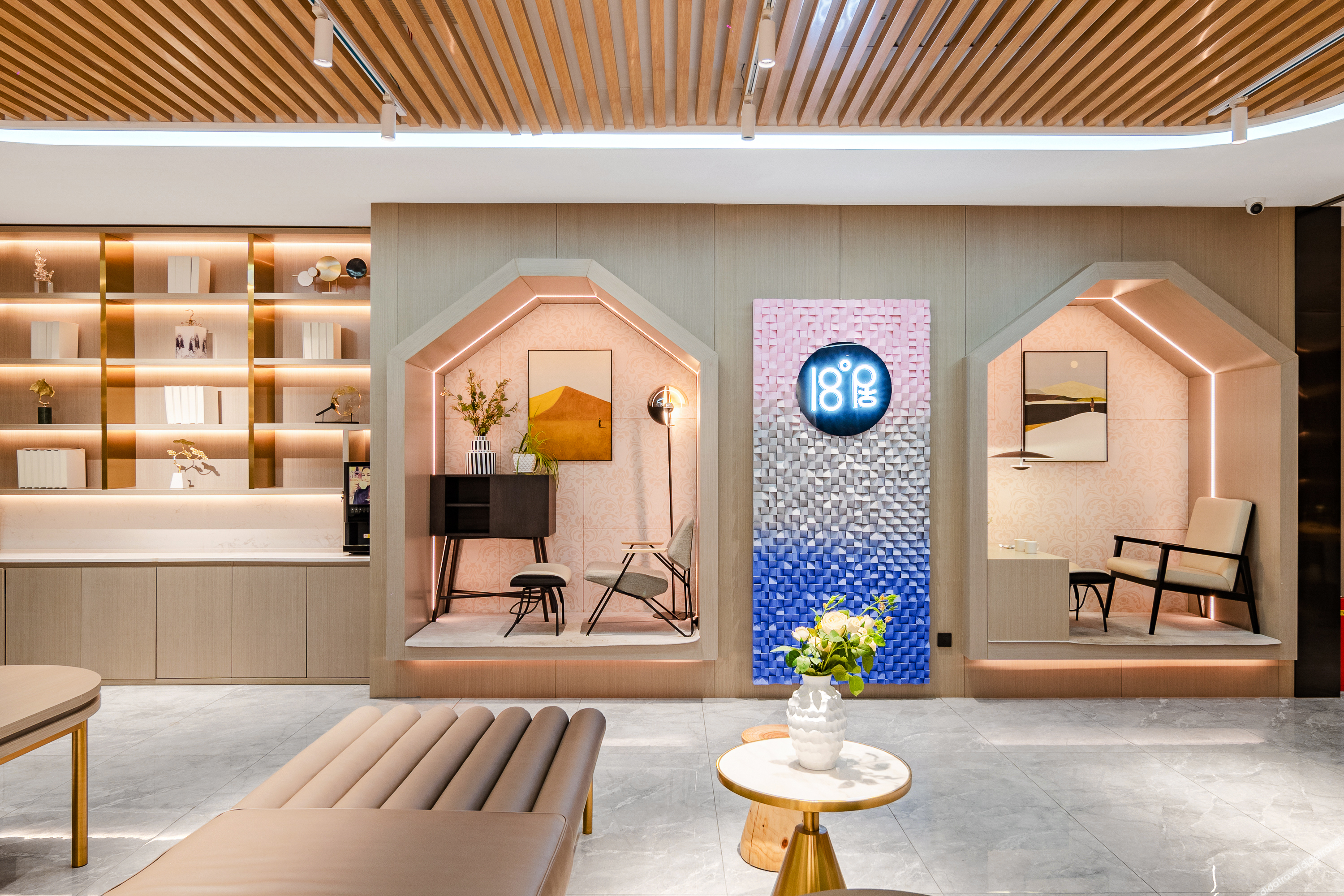 18 Degrees Residence Future Hotel 3*