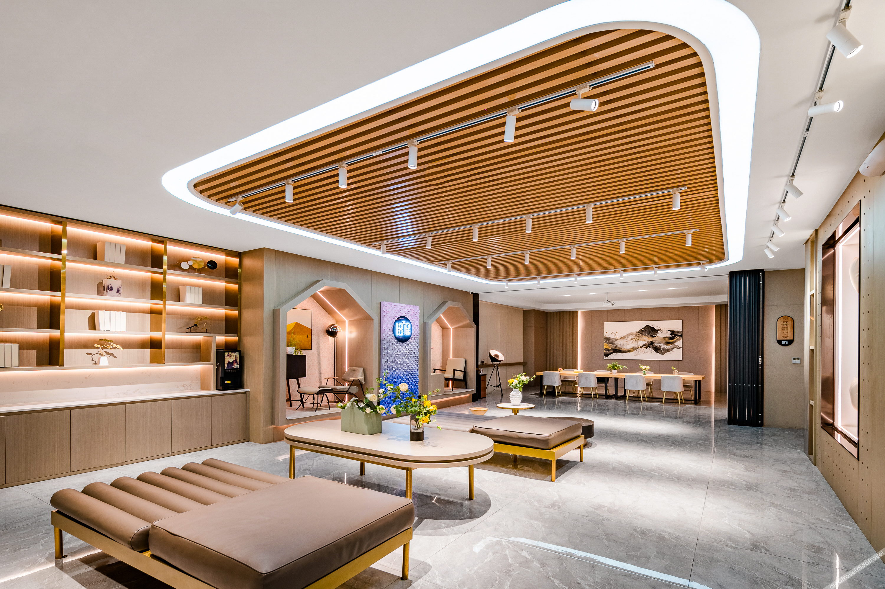 18 Degrees Residence Future Hotel 3*