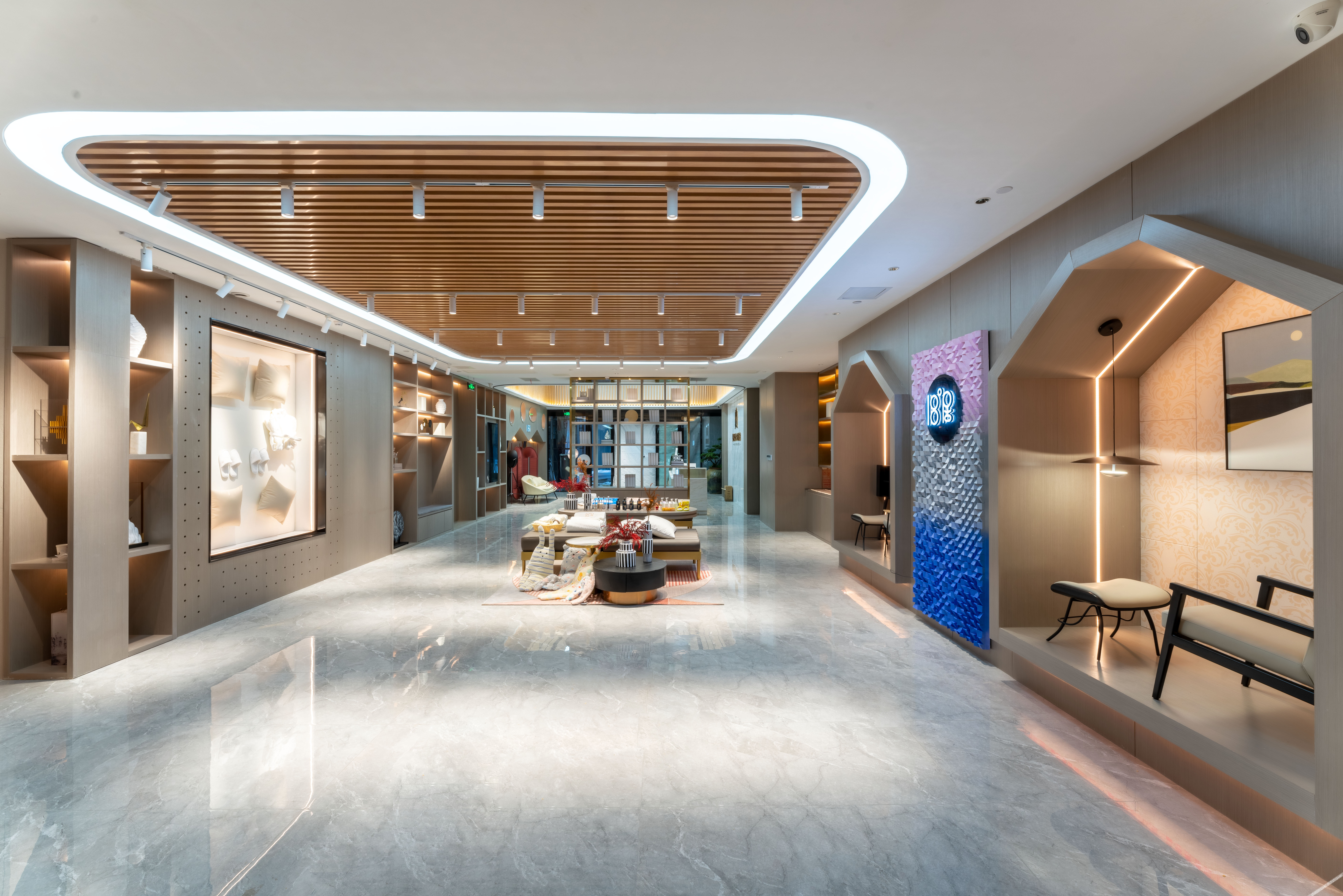 18 Degrees Residence Future Hotel 3*