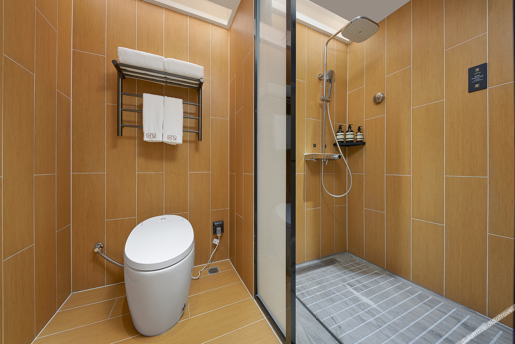 18 Degrees Residence Future Hotel 3*