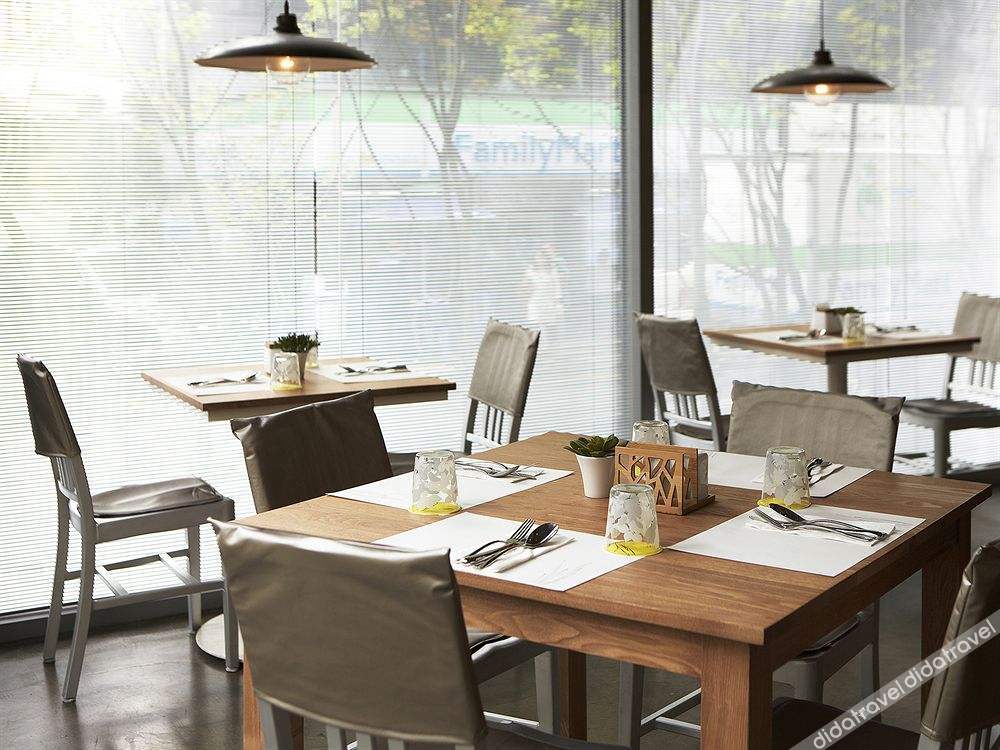 Center·Maple Rain High Sky·Macau View Light Residence (Zhuhai Hengqin Port) 3*