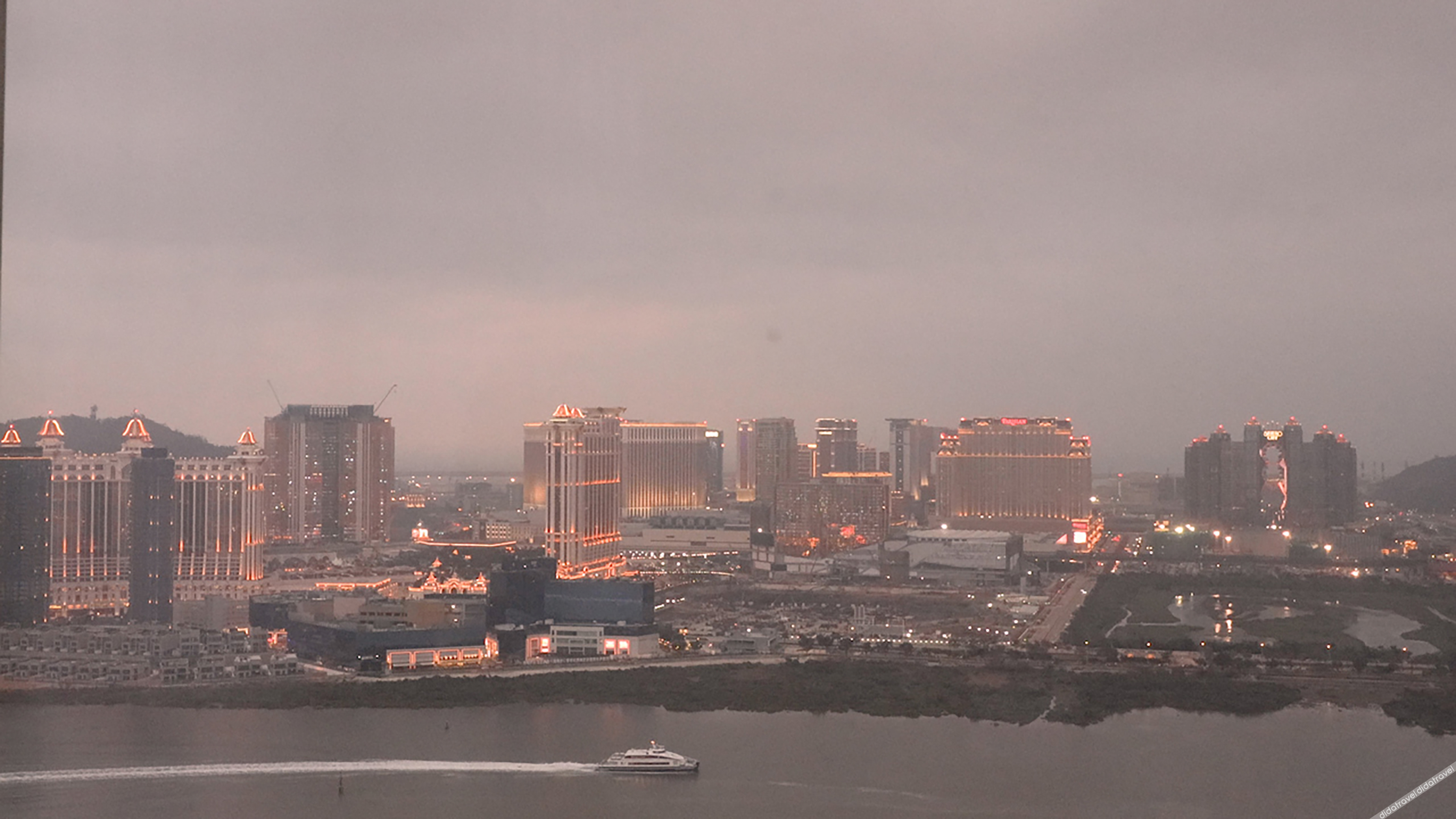 Center·Maple Rain High Sky·Macau View Light Residence (Zhuhai Hengqin Port) 3*