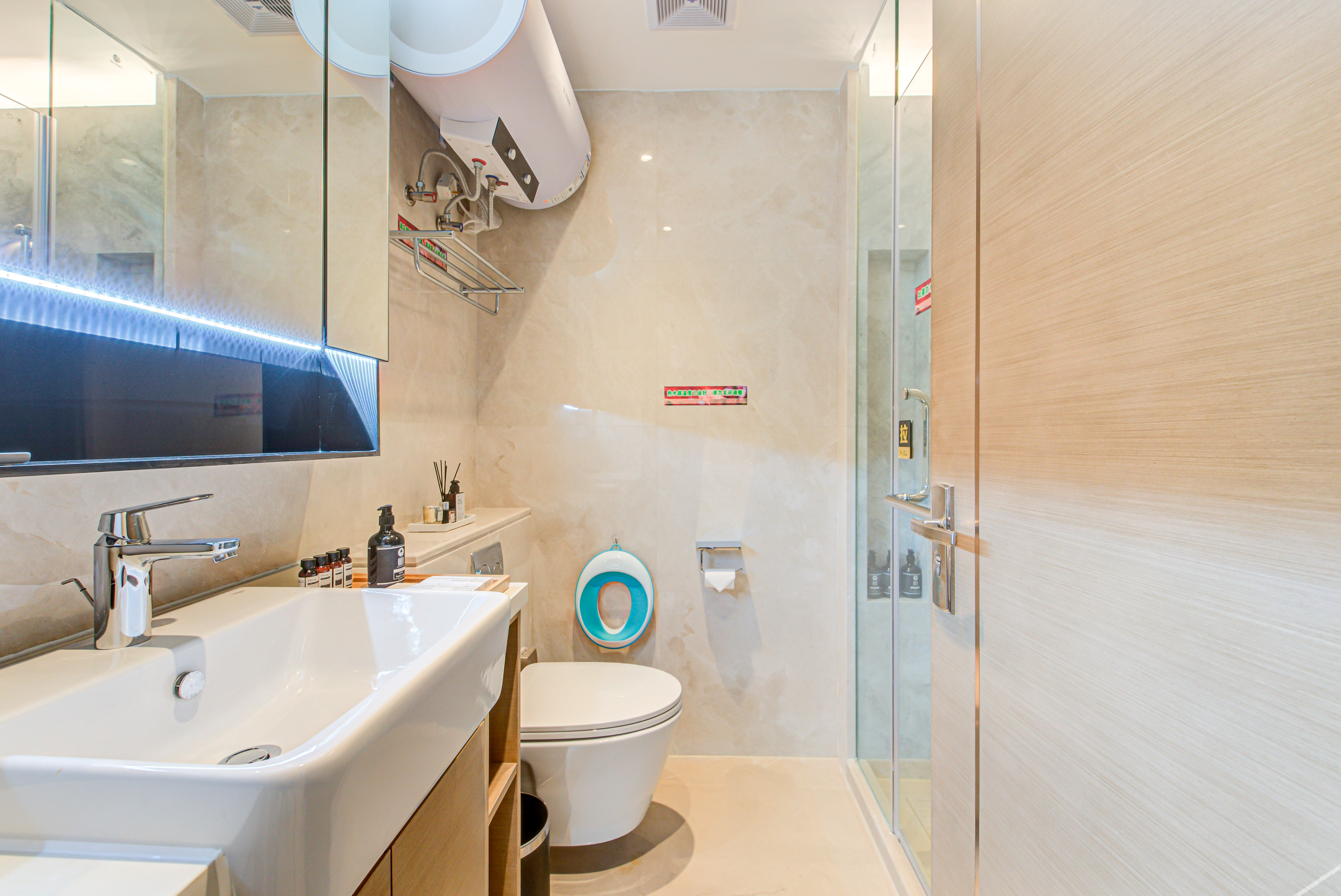 Center·Maple Rain High Sky·Macau View Light Residence (Zhuhai Hengqin Port) 3*