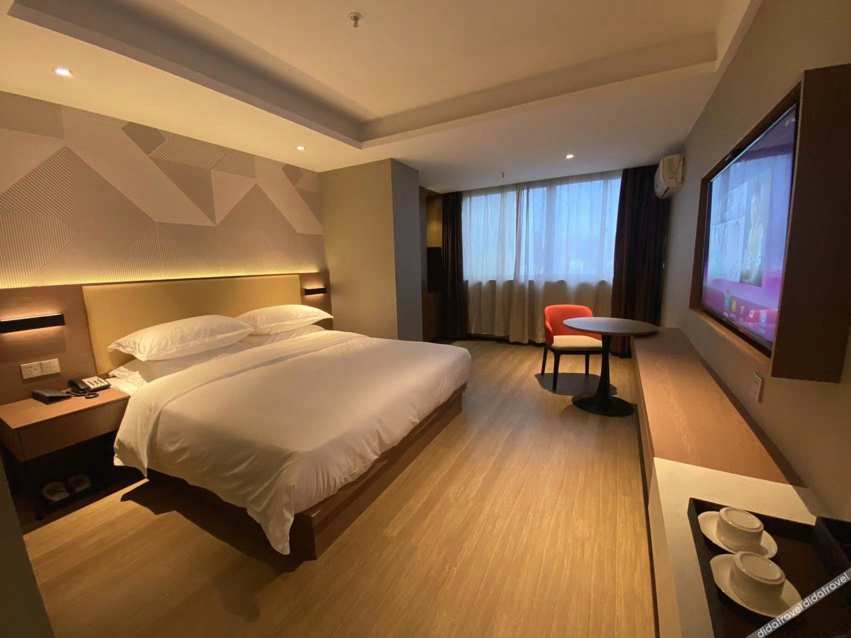 Borrman Hotel (Wuhan Huanghelou Fuxing Road Subway Station) 3*