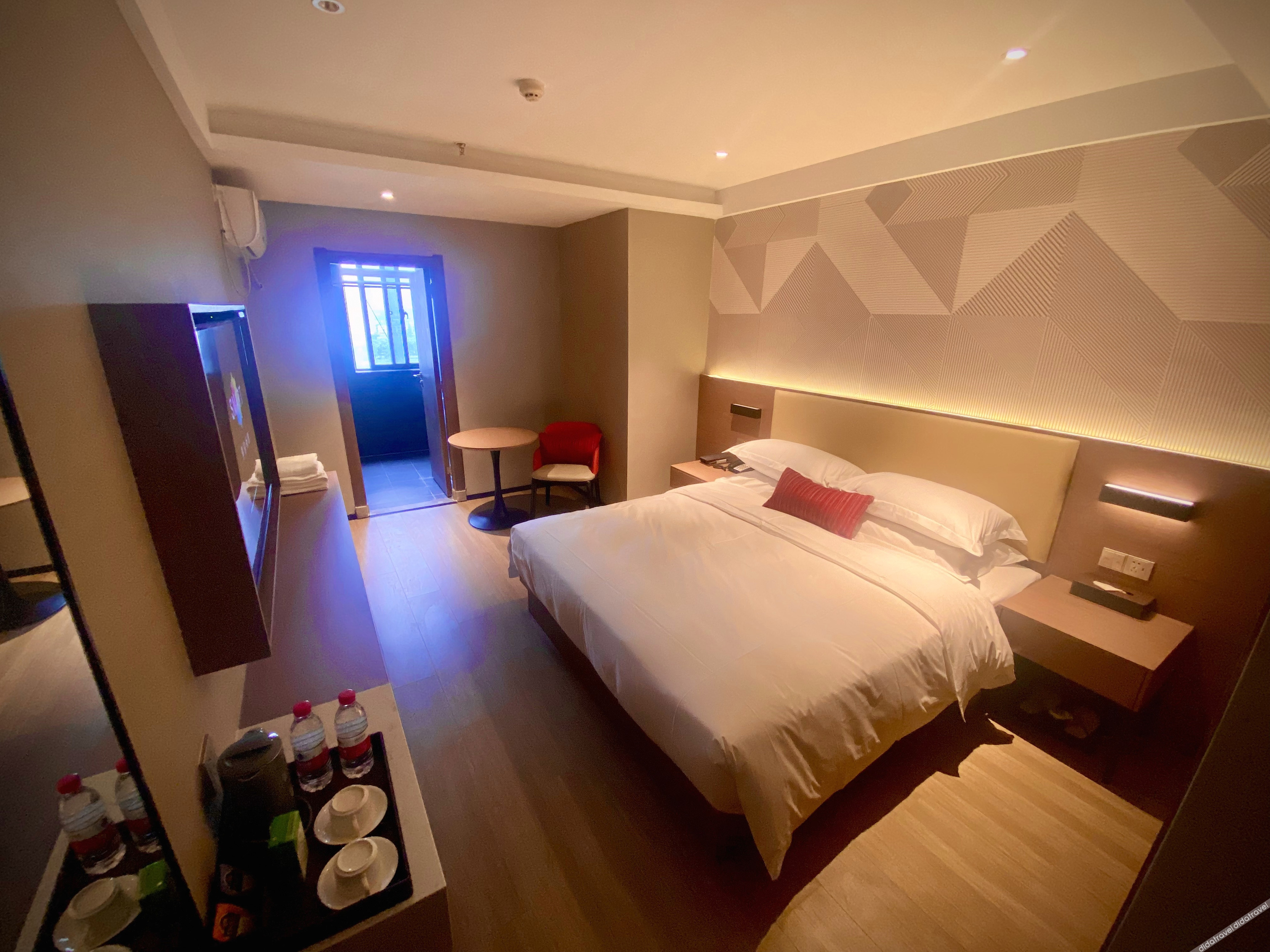 Borrman Hotel (Wuhan Huanghelou Fuxing Road Subway Station) 3*