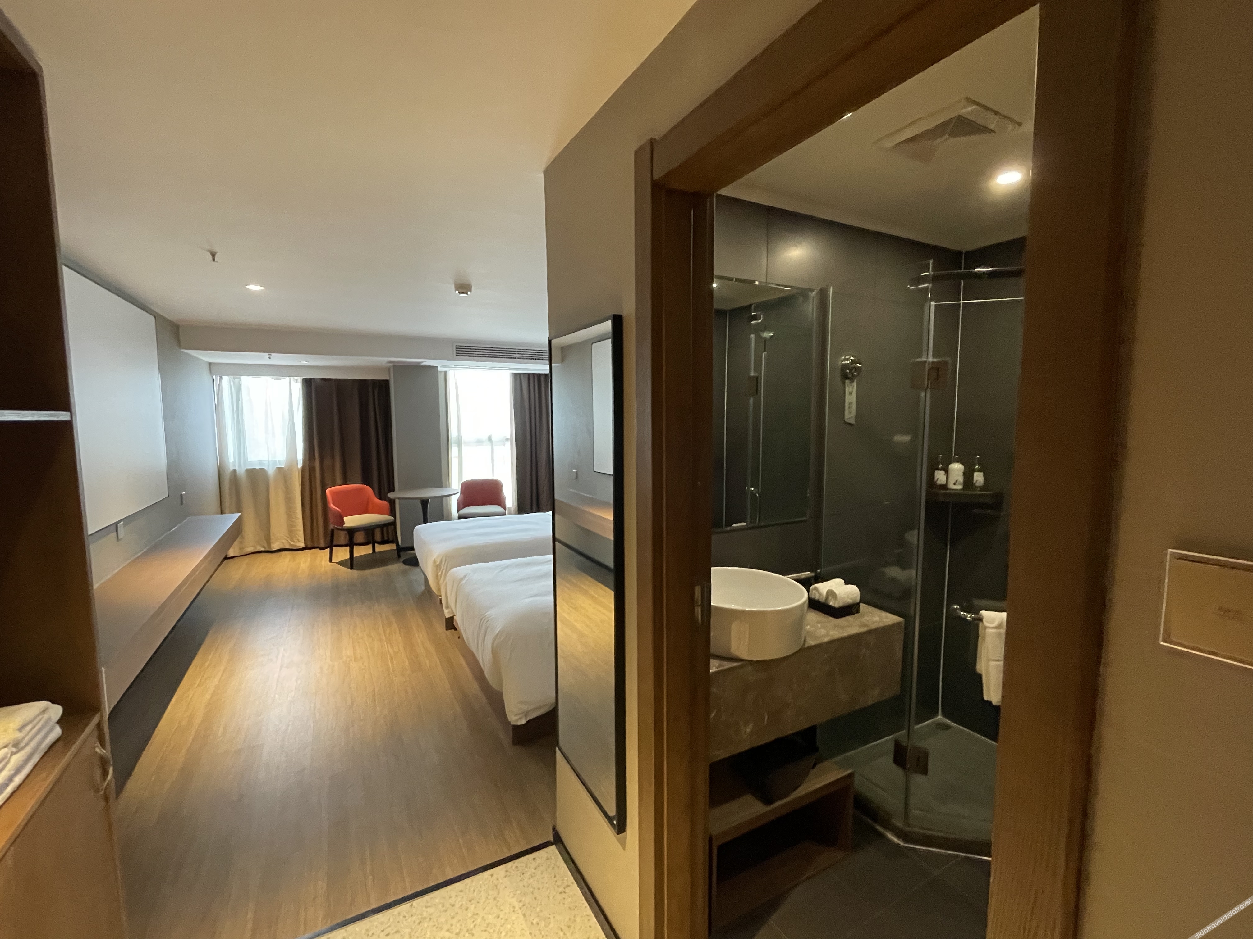 Borrman Hotel (Wuhan Huanghelou Fuxing Road Subway Station) 3*