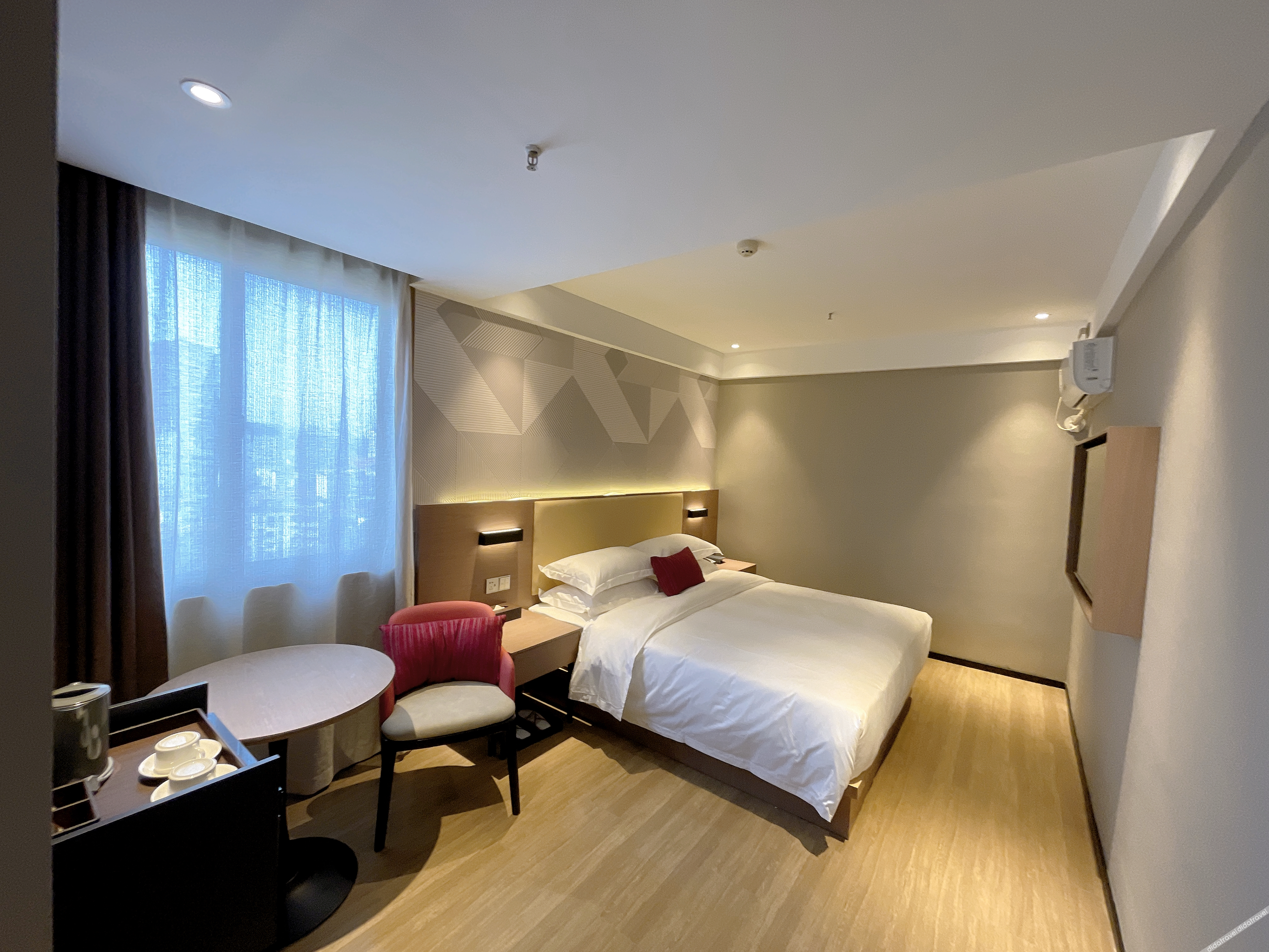 Borrman Hotel (Wuhan Huanghelou Fuxing Road Subway Station) 3*