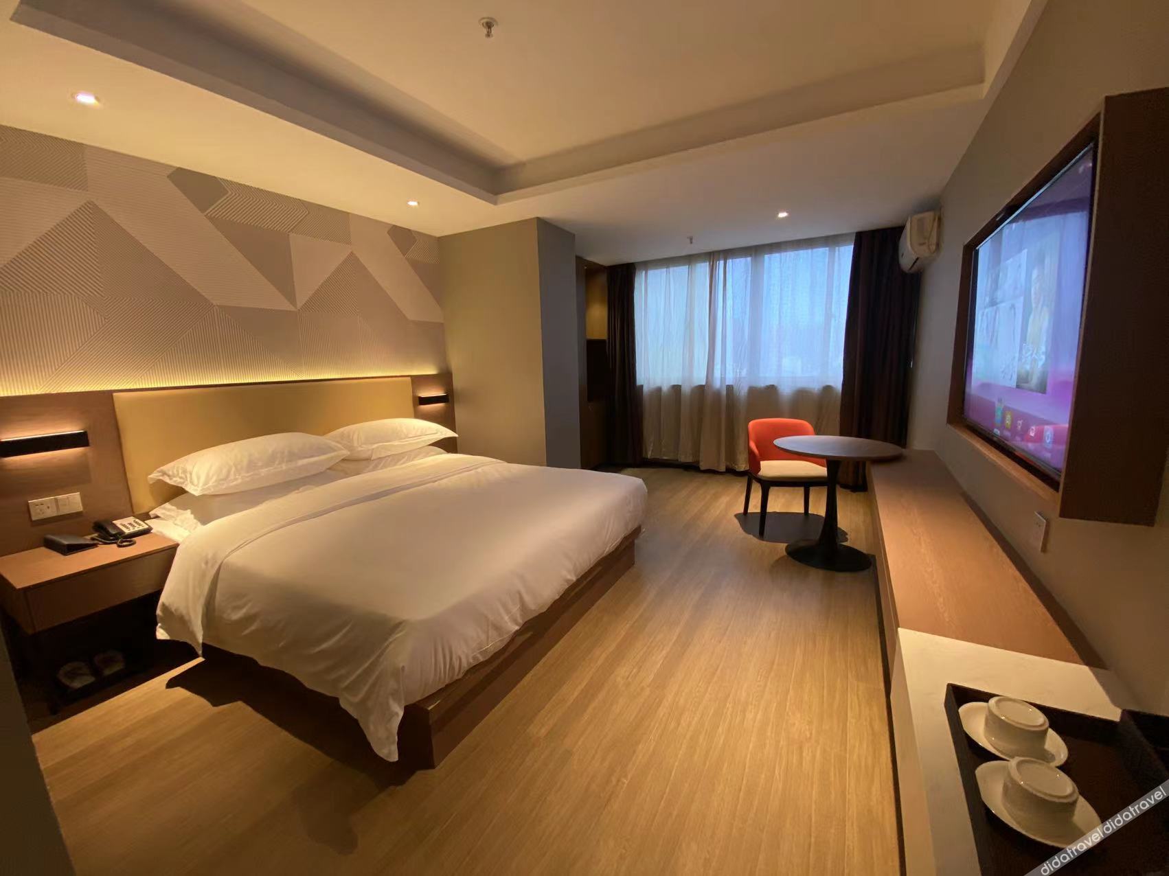 Borrman Hotel (Wuhan Huanghelou Fuxing Road Subway Station) 3*