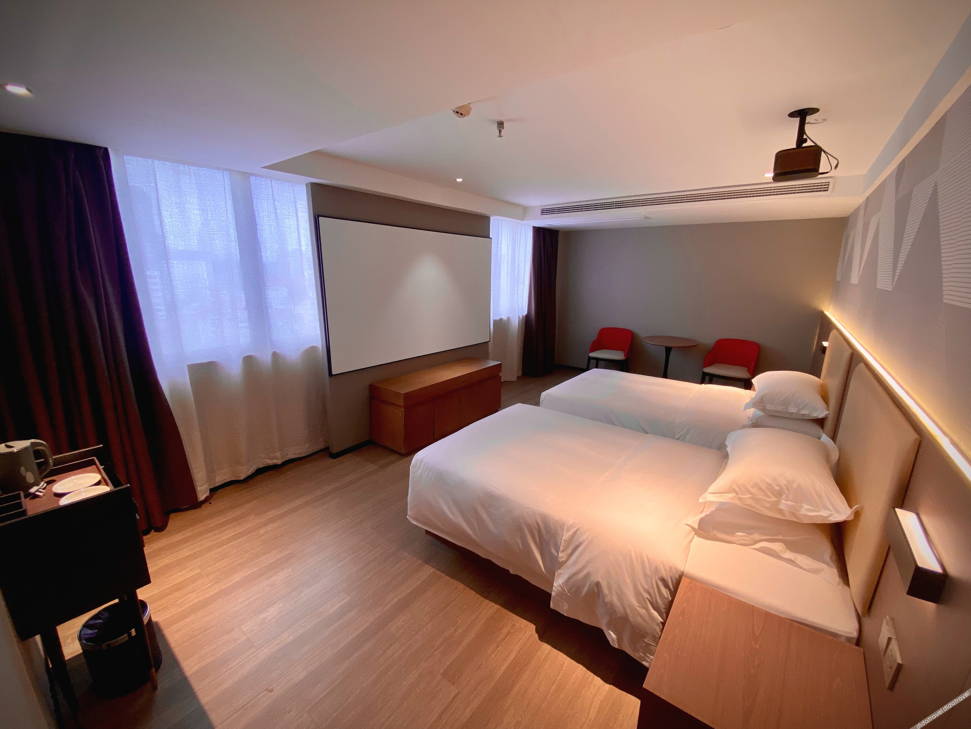 Borrman Hotel (Wuhan Huanghelou Fuxing Road Subway Station) 3*