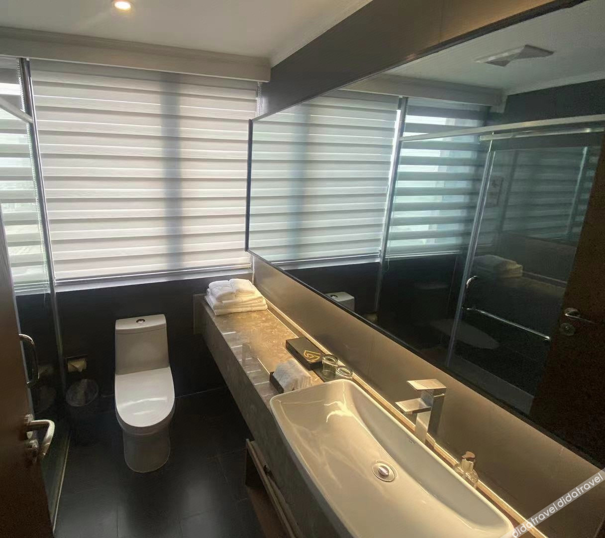 Borrman Hotel (Wuhan Huanghelou Fuxing Road Subway Station) 3*