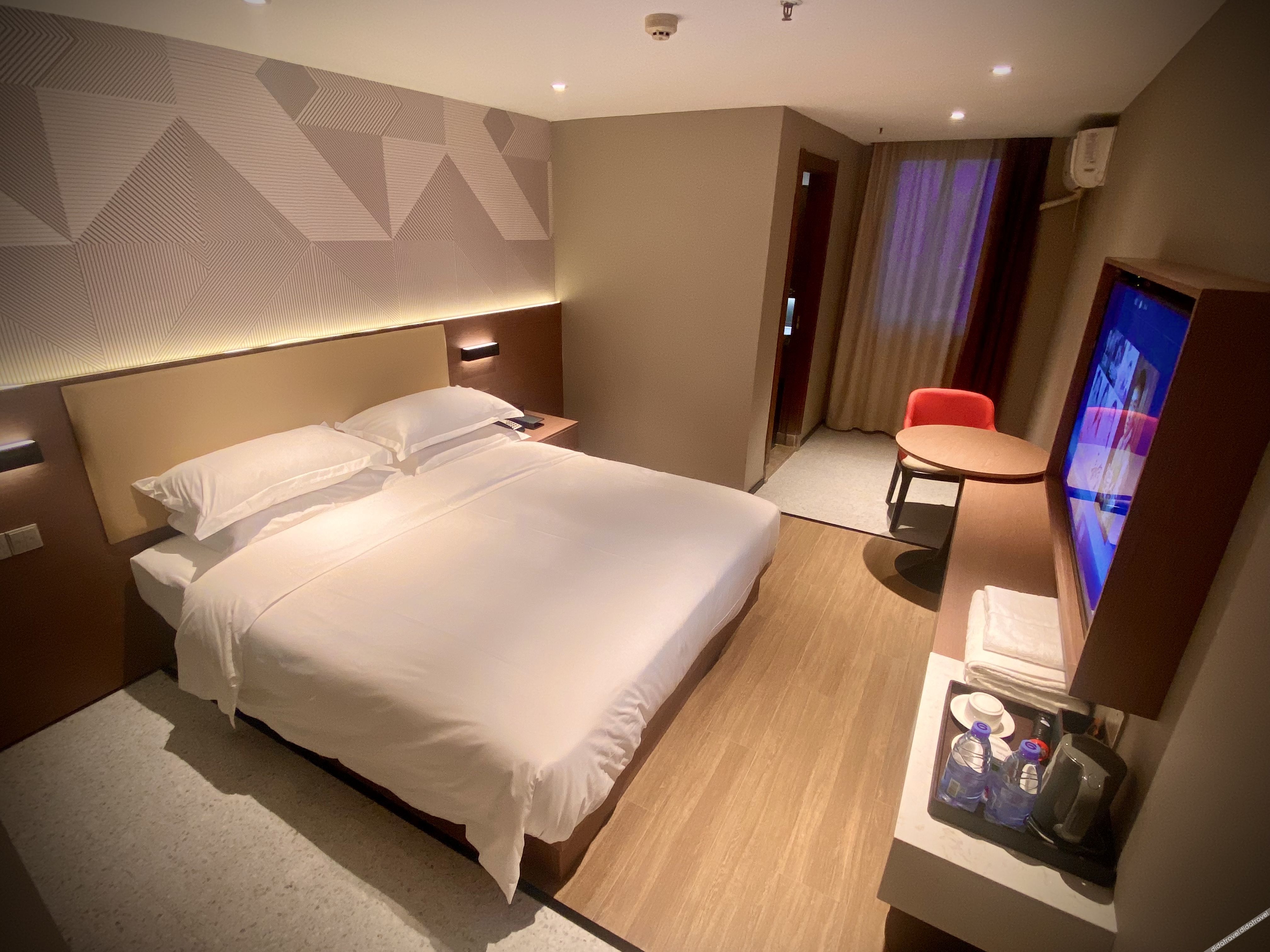 Borrman Hotel (Wuhan Huanghelou Fuxing Road Subway Station) 3*