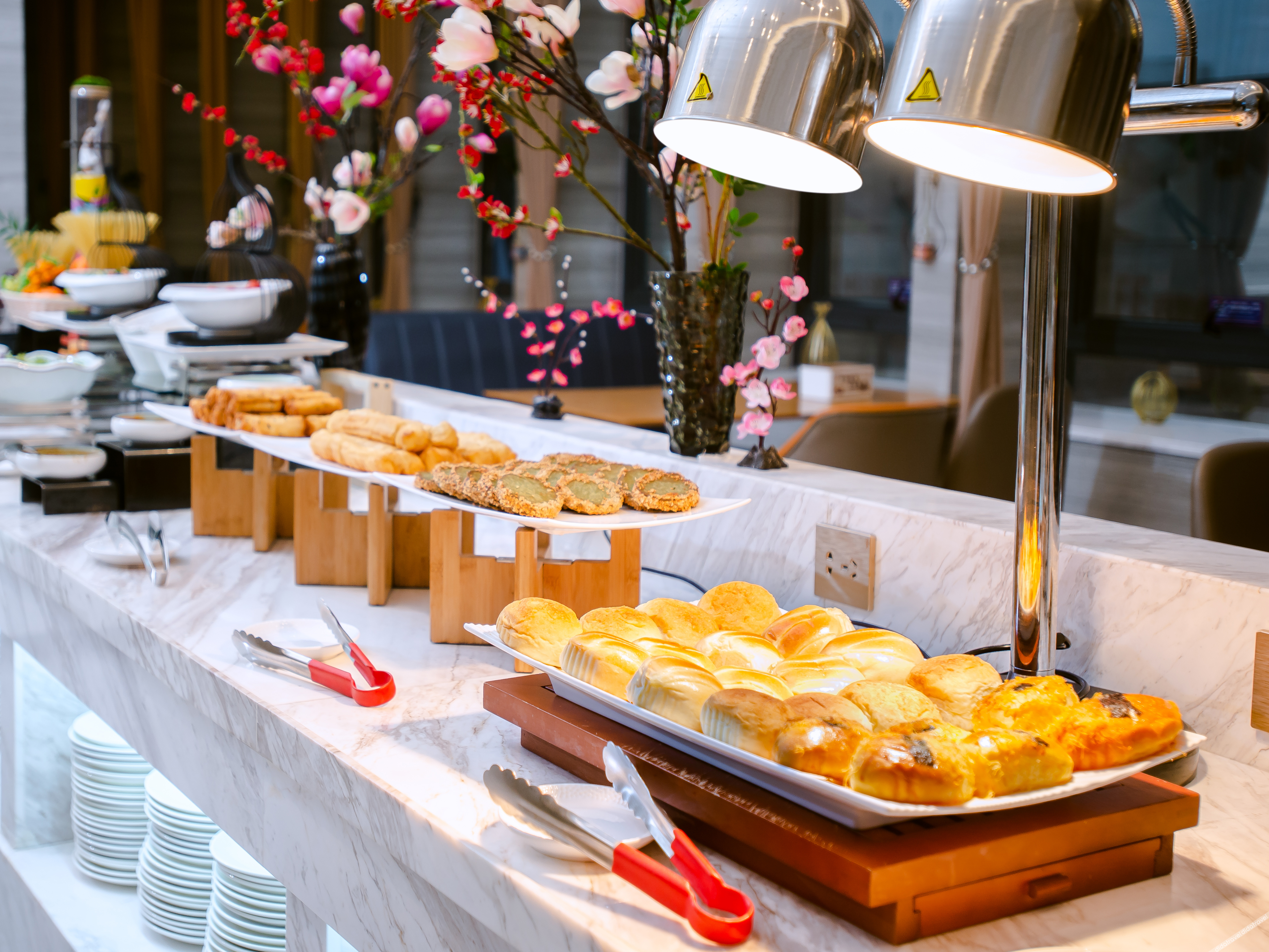 Echarm Hotel (Dongguan Guoji Qichecheng Lanqiuzhongxin) 3*