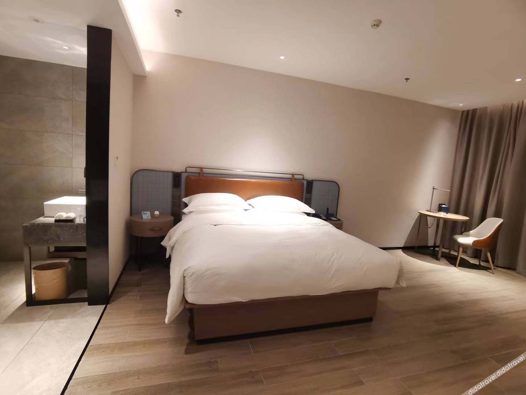Echarm Hotel (Dongguan Guoji Qichecheng Lanqiuzhongxin) 3*