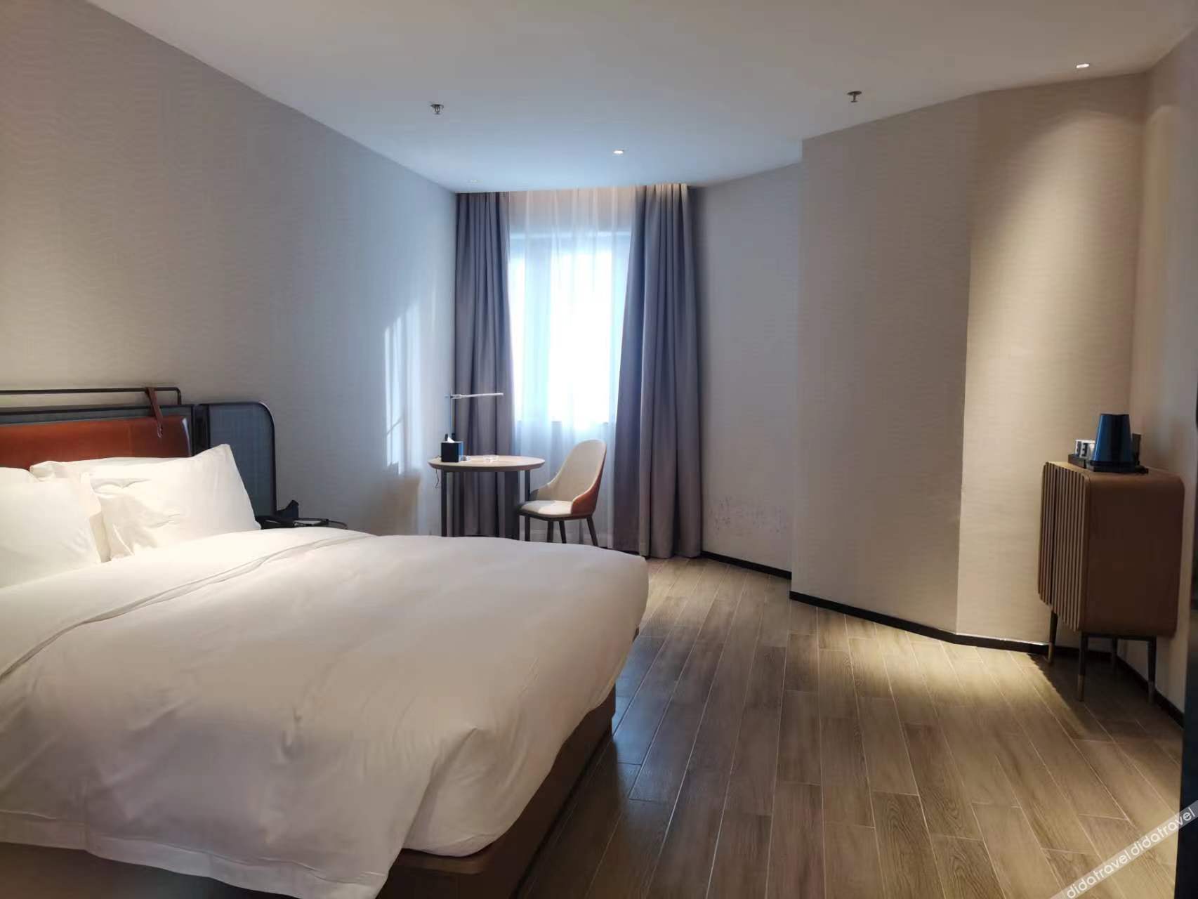 Echarm Hotel (Dongguan Guoji Qichecheng Lanqiuzhongxin) 3*
