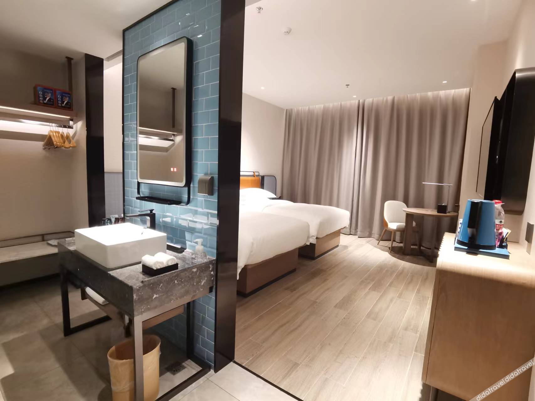 Echarm Hotel (Dongguan Guoji Qichecheng Lanqiuzhongxin) 3*