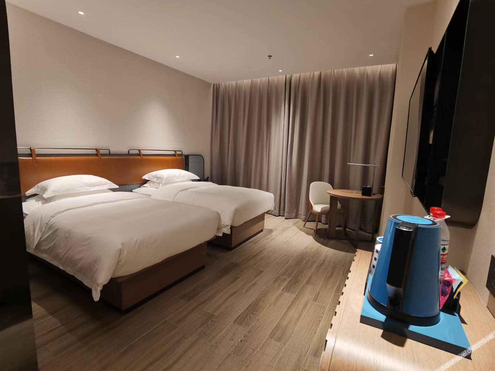Echarm Hotel (Dongguan Guoji Qichecheng Lanqiuzhongxin) 3*