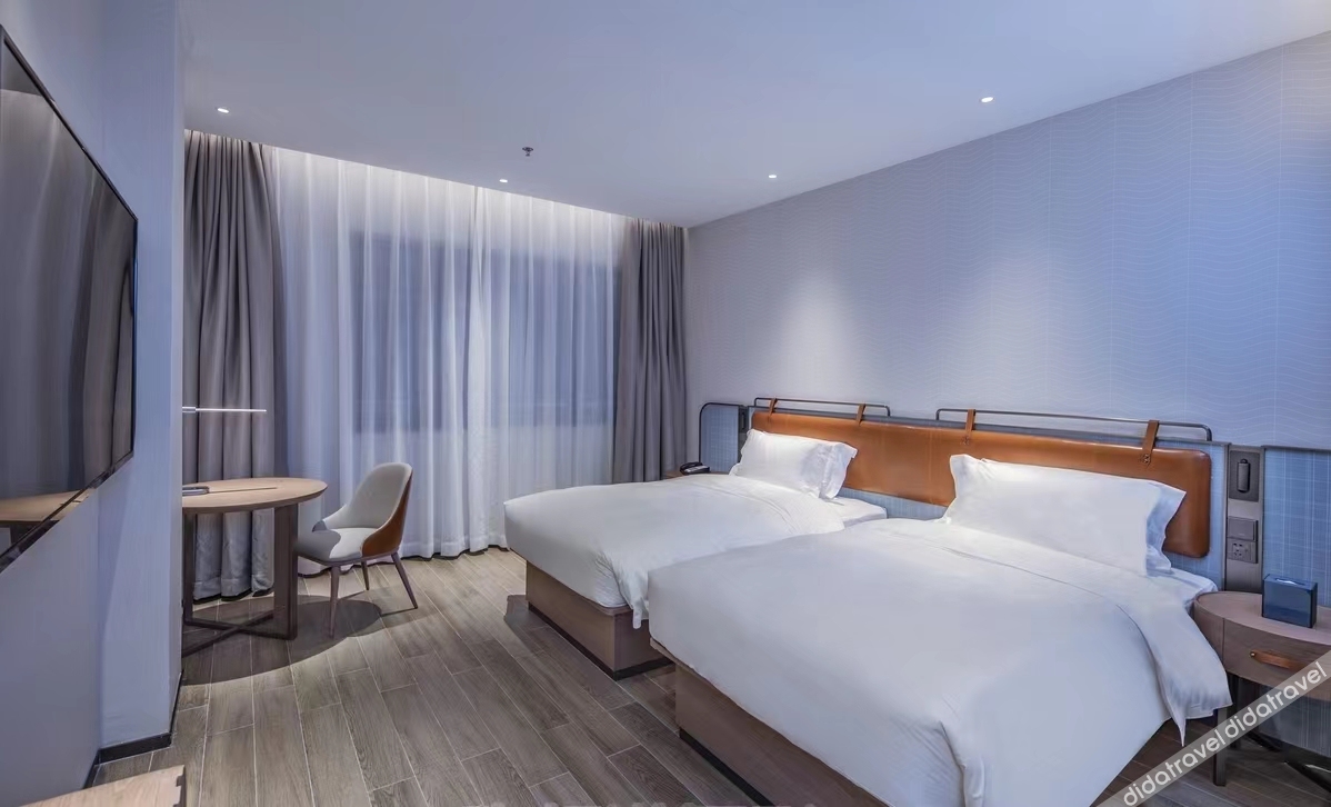 Echarm Hotel (Dongguan Guoji Qichecheng Lanqiuzhongxin) 3*