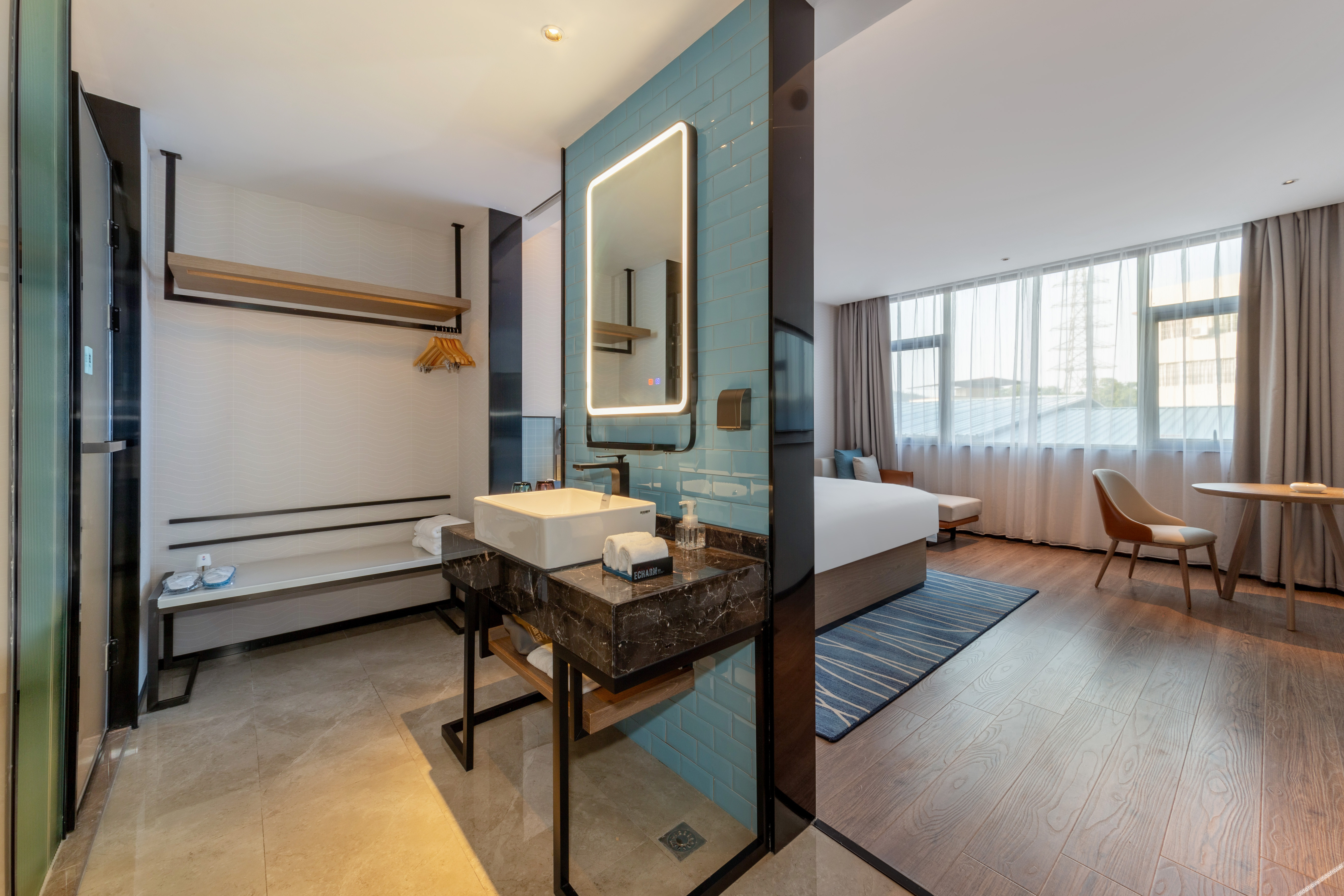 Echarm Hotel (Dongguan Guoji Qichecheng Lanqiuzhongxin) 3*